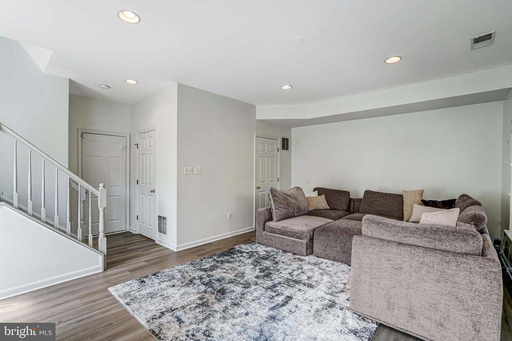 8535 WYNGATE MANOR COURT