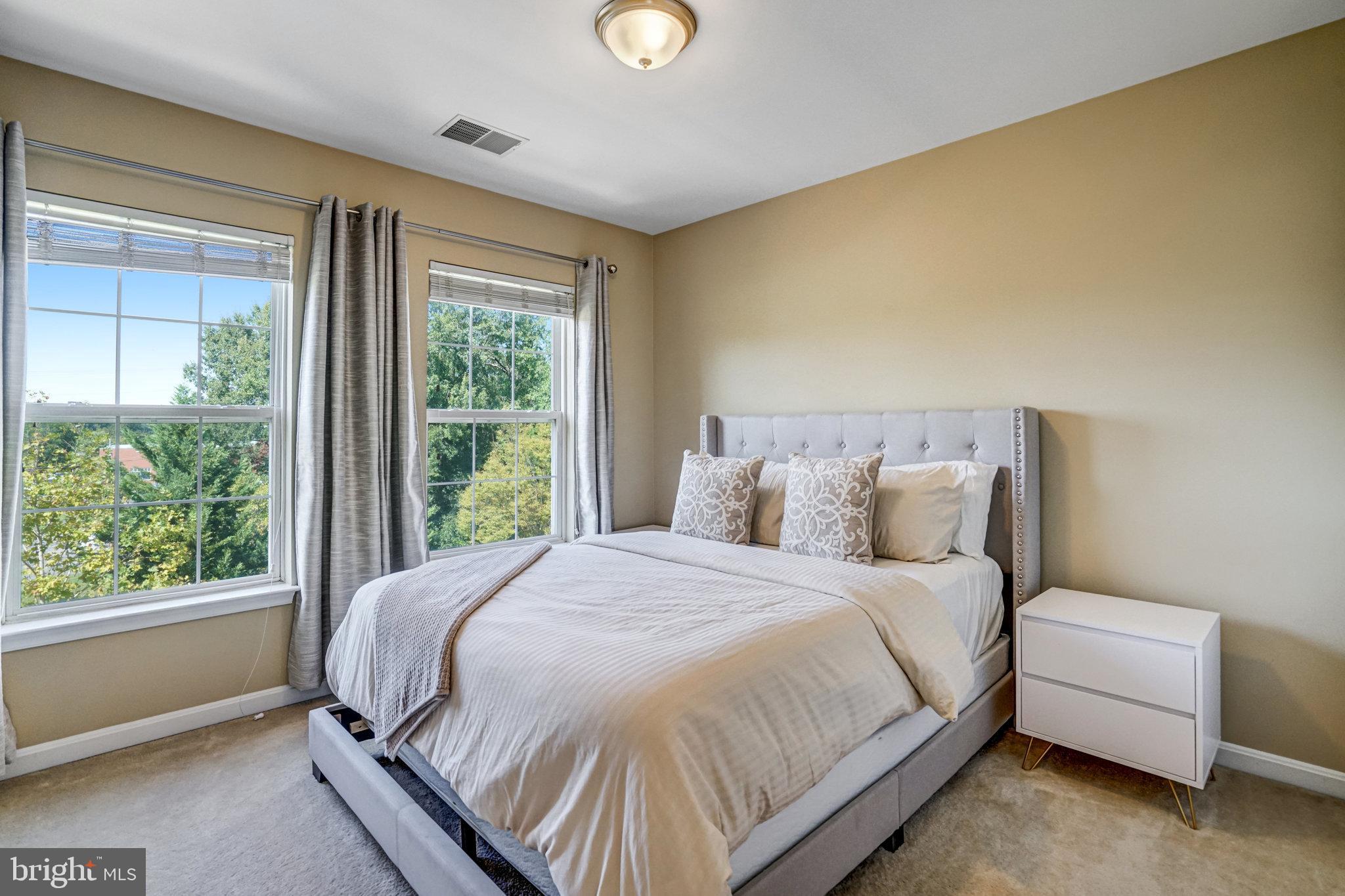 8535 WYNGATE MANOR COURT