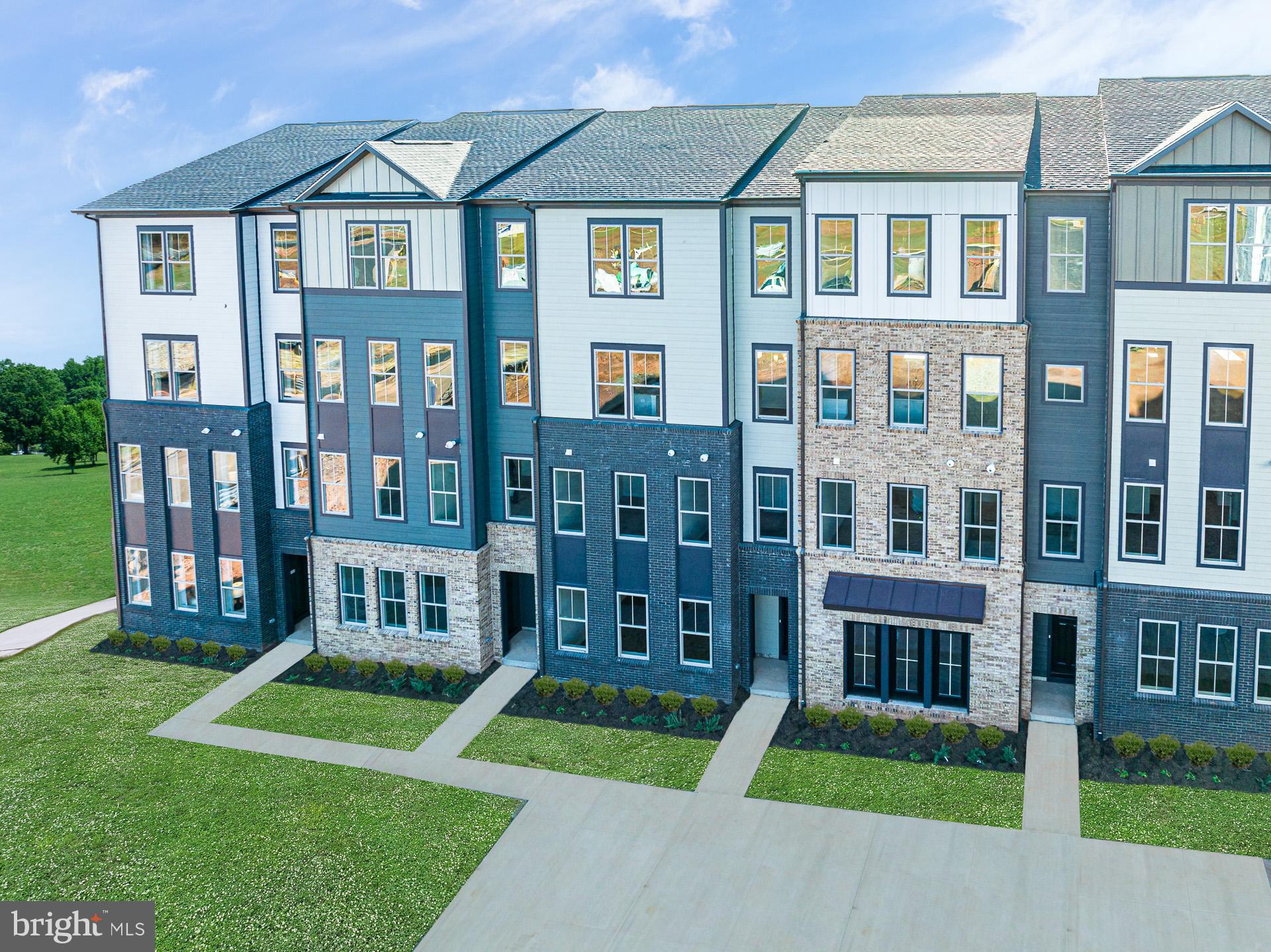 20941 Bluebird Square