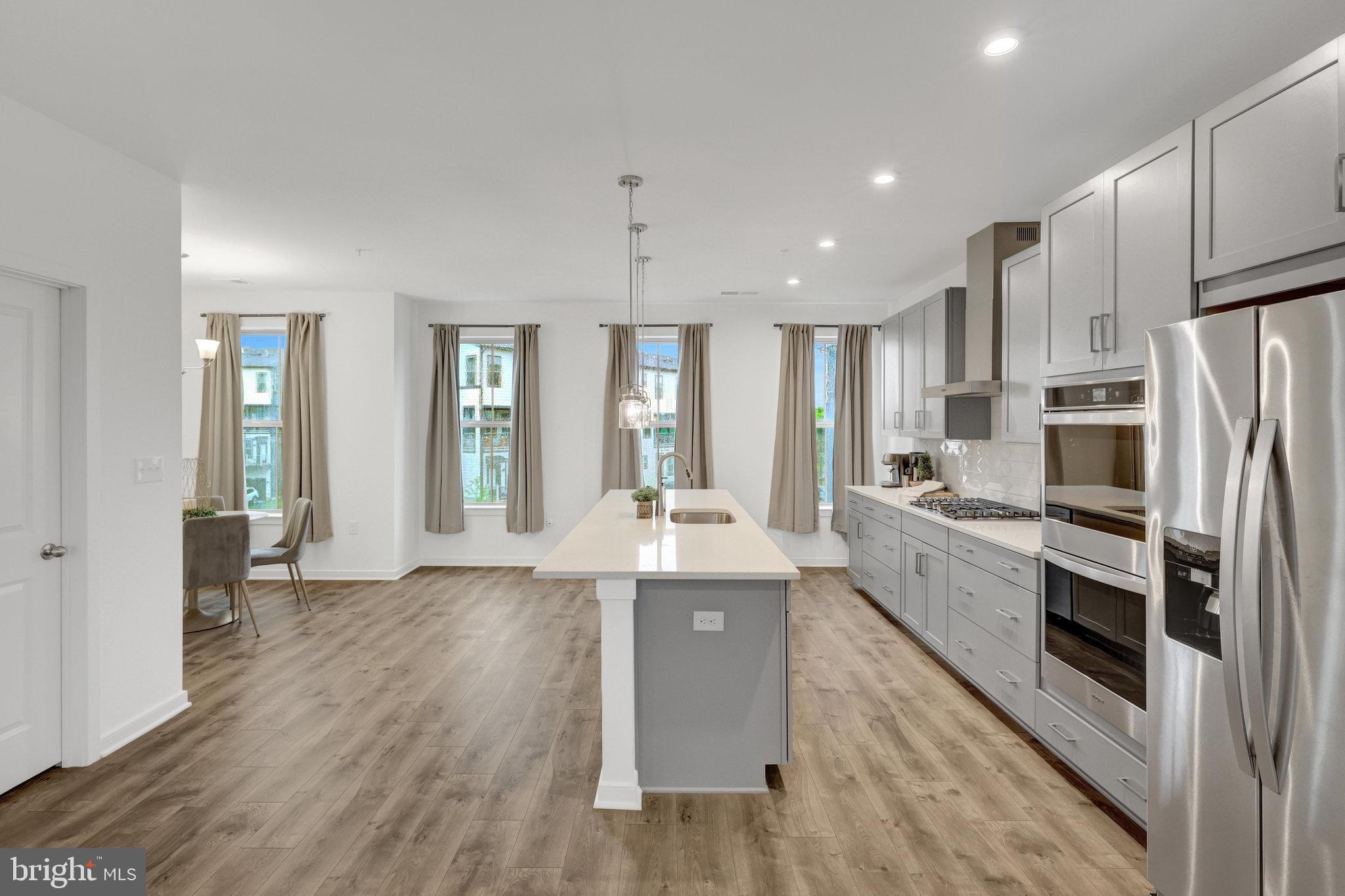 20941 BLUEBIRD SQUARE