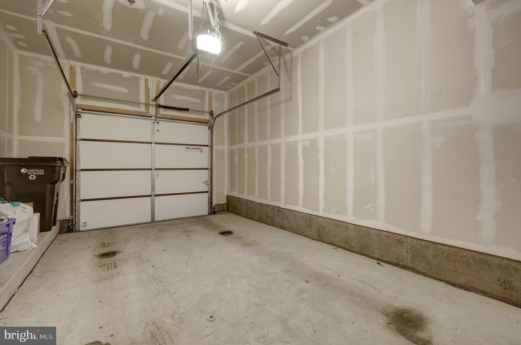 20941 BLUEBIRD SQUARE