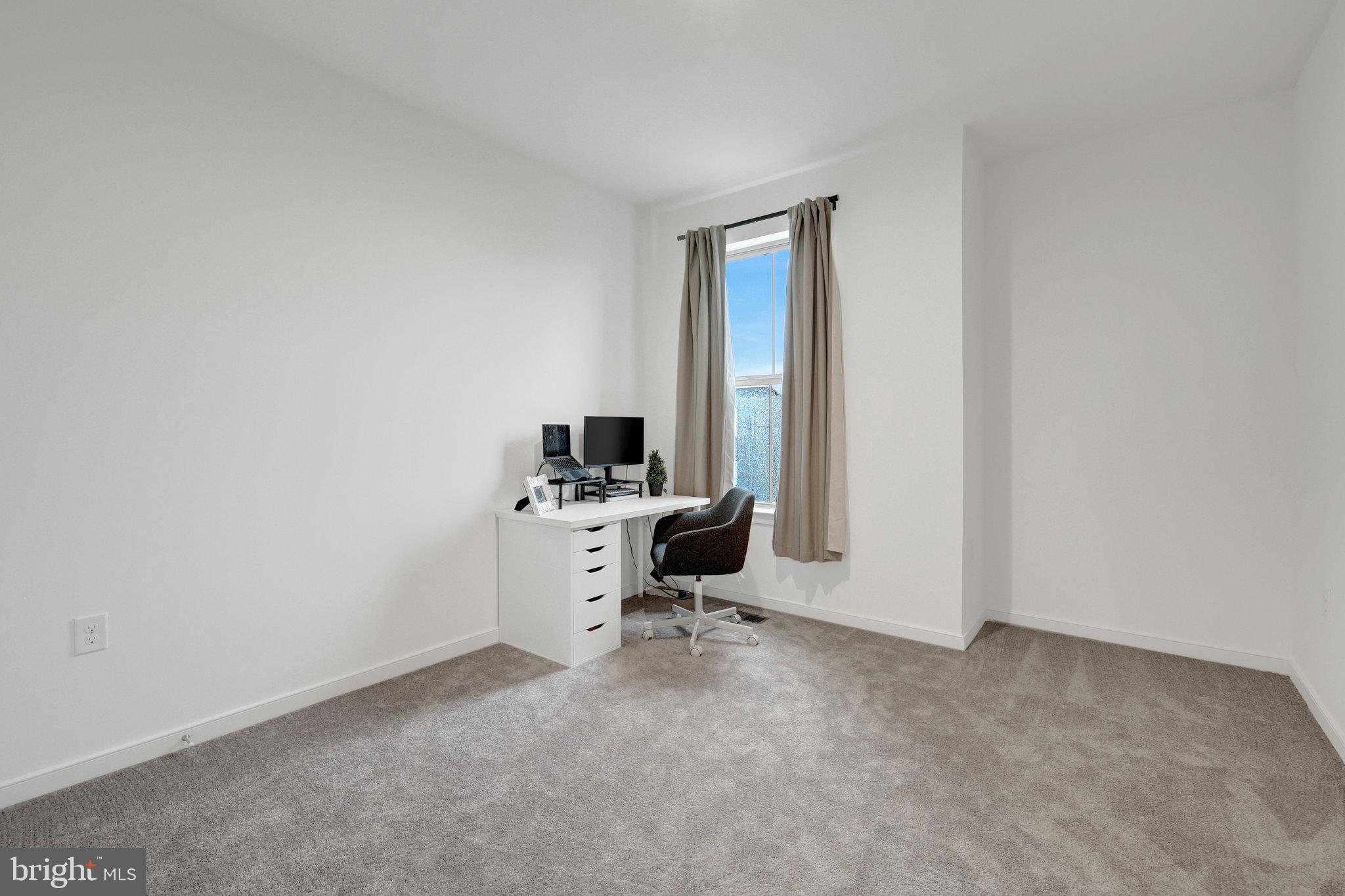 20941 BLUEBIRD SQUARE