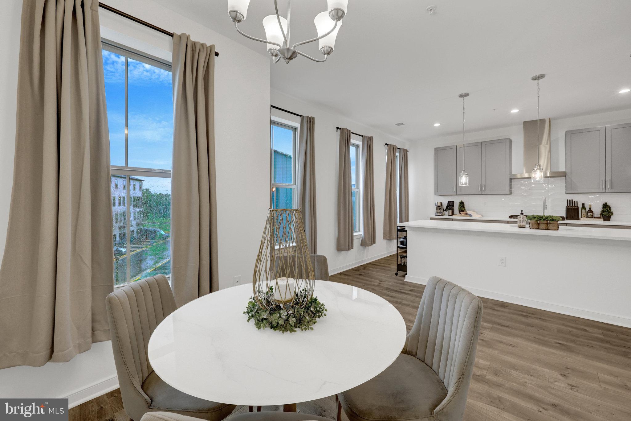 20941 BLUEBIRD SQUARE