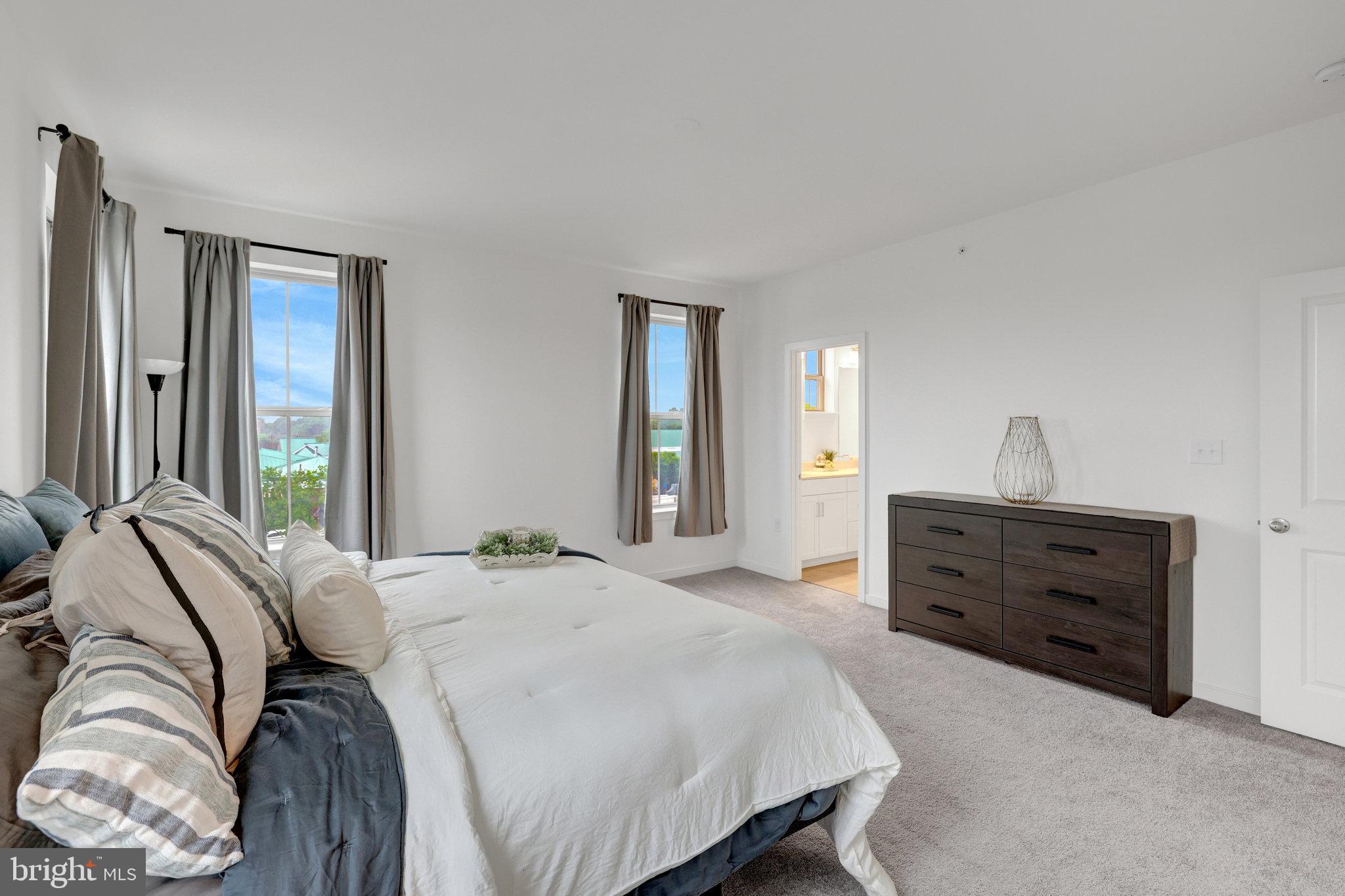 20941 BLUEBIRD SQUARE