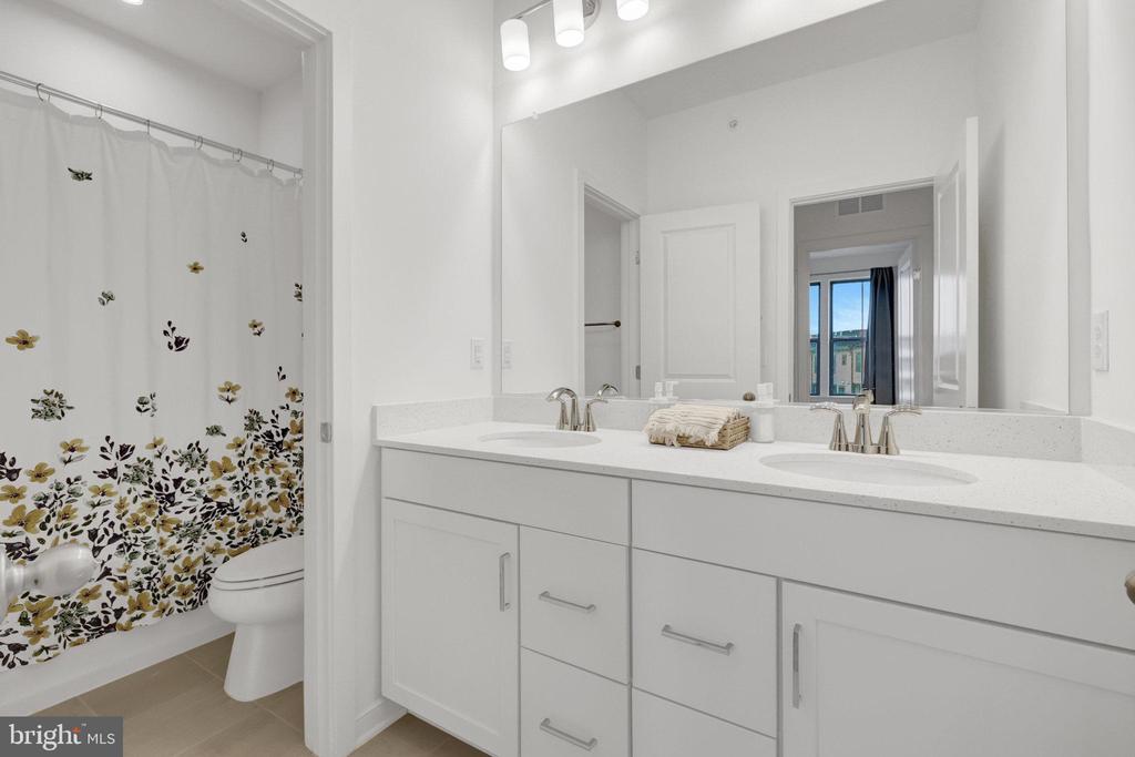 20941 BLUEBIRD SQUARE