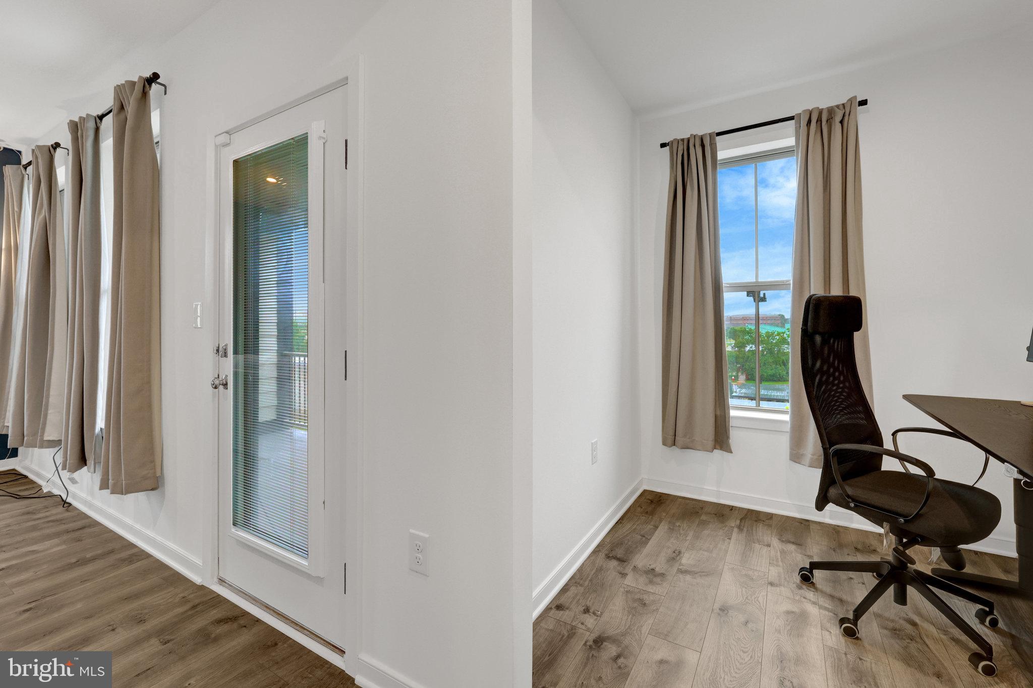 20941 BLUEBIRD SQUARE