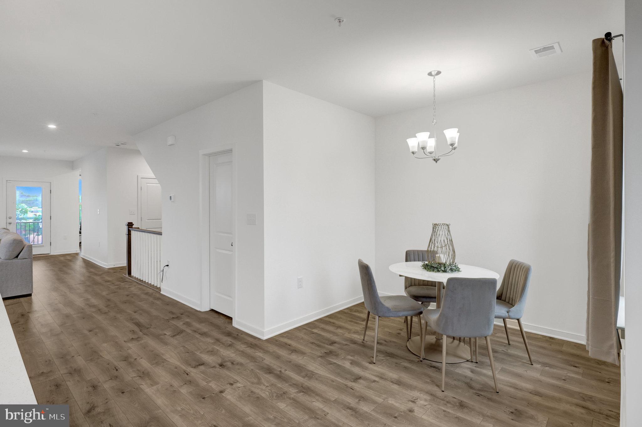 20941 BLUEBIRD SQUARE