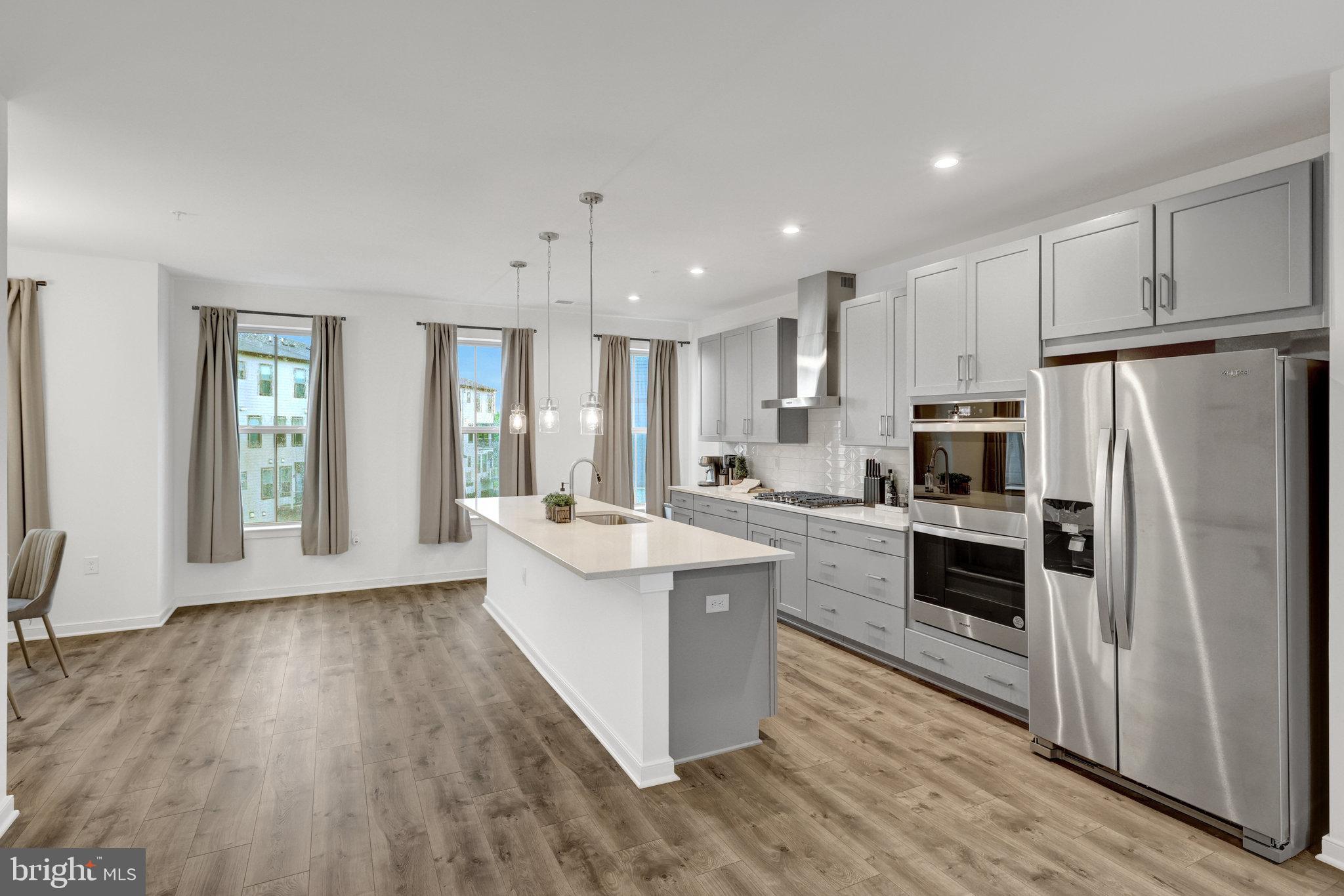 20941 BLUEBIRD SQUARE