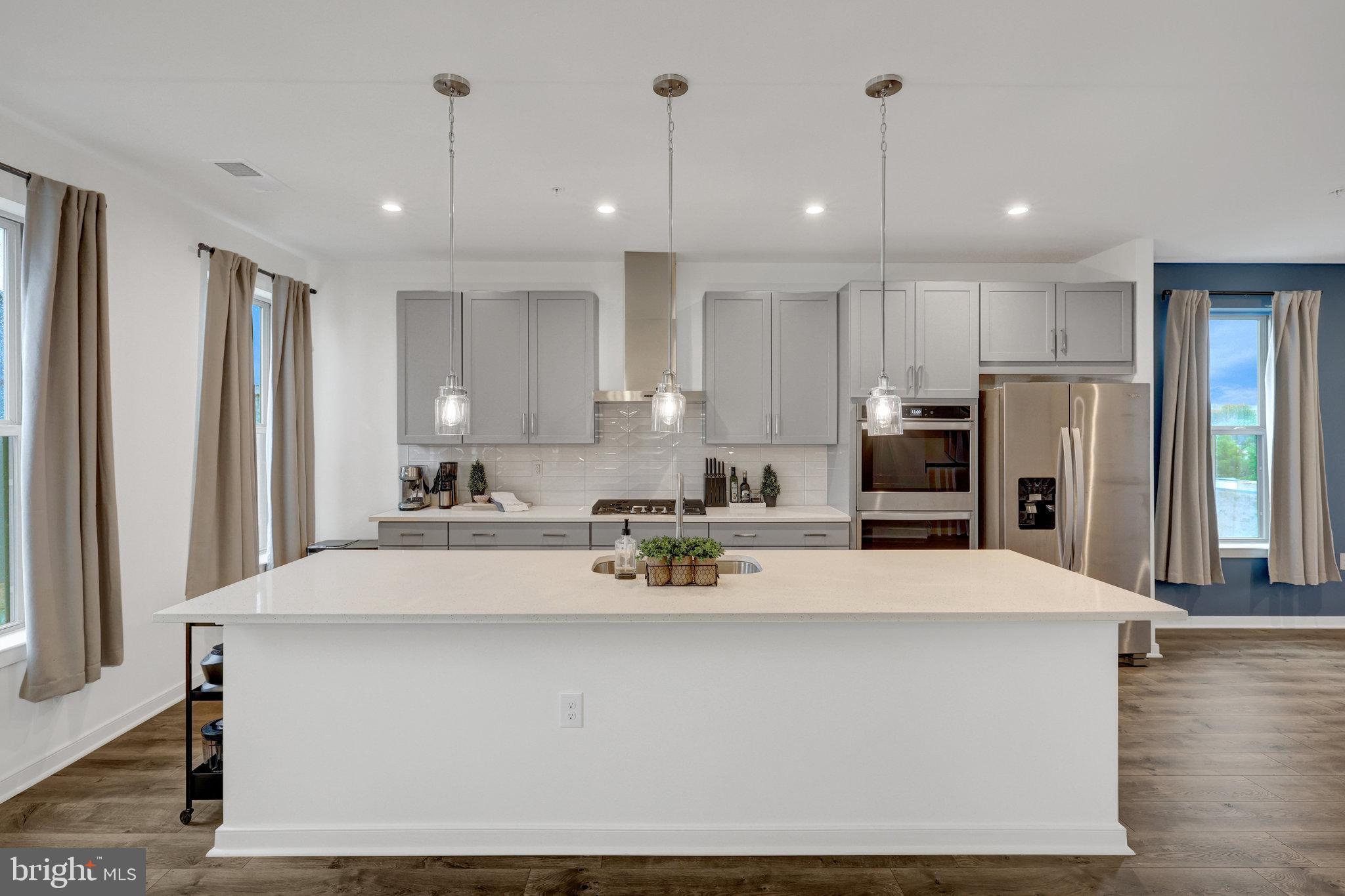 20941 BLUEBIRD SQUARE