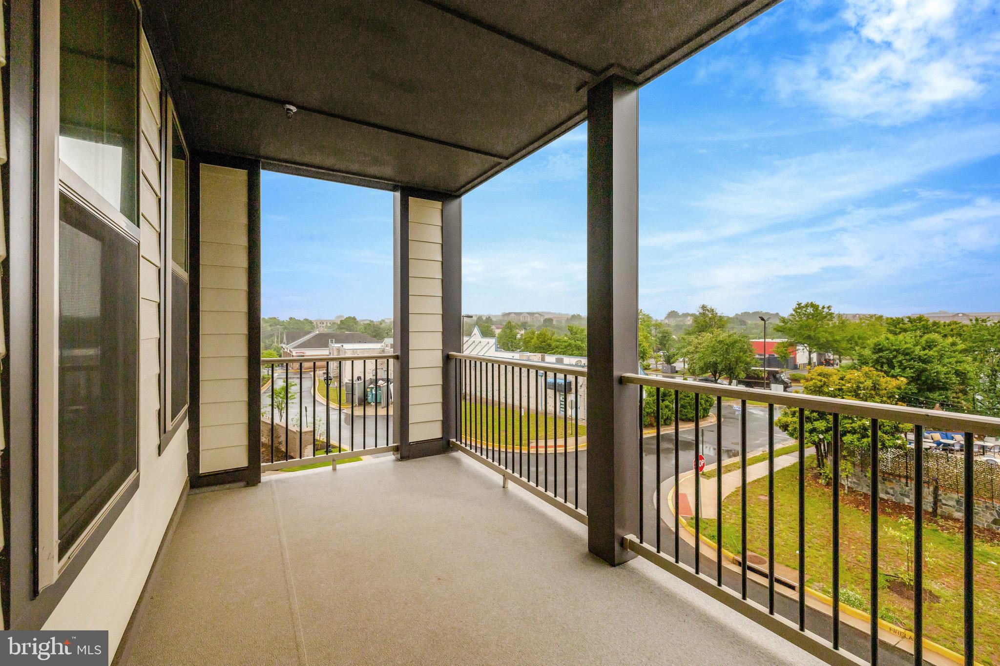 20941 BLUEBIRD SQUARE