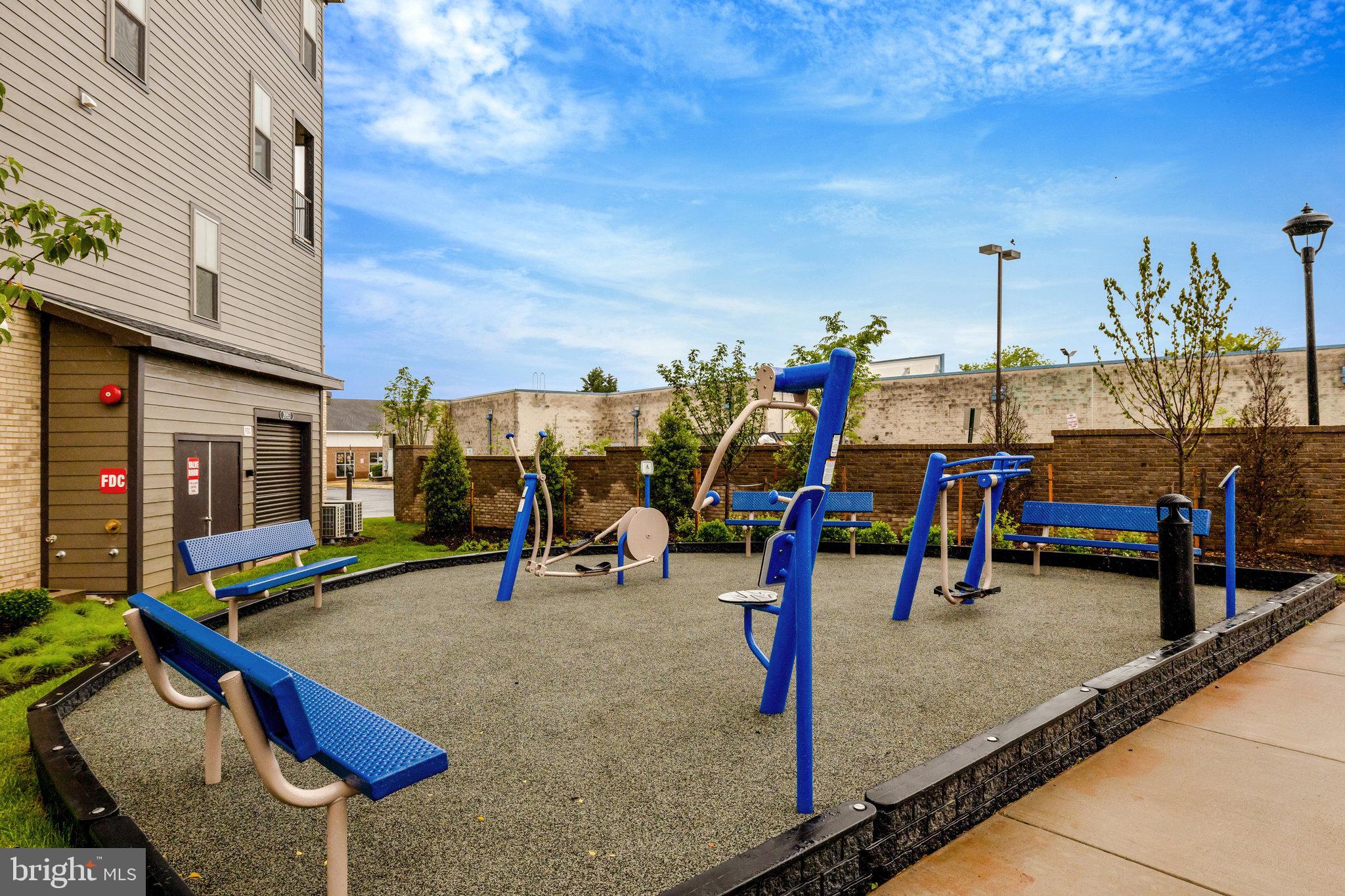 20941 BLUEBIRD SQUARE