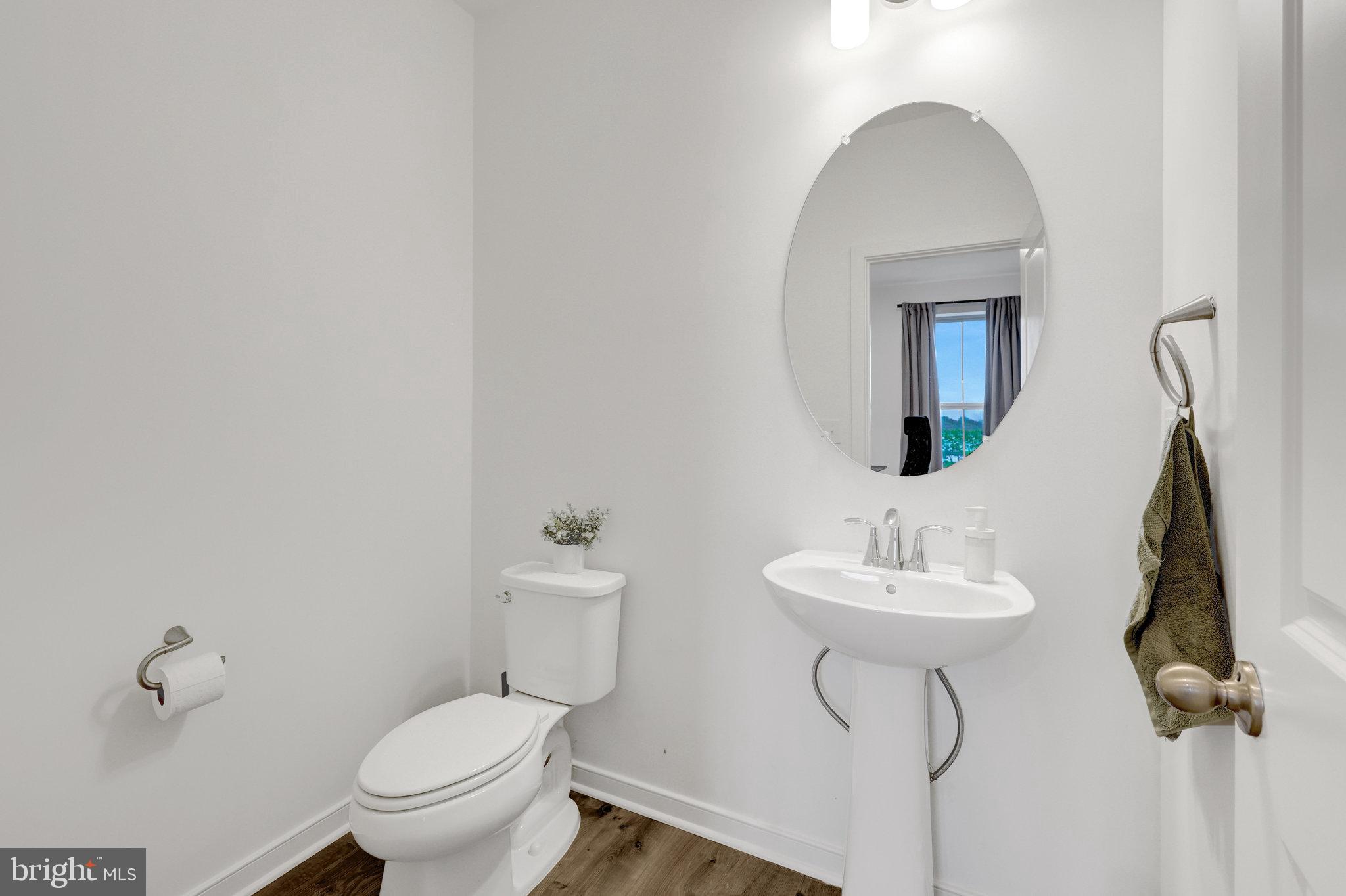 20941 BLUEBIRD SQUARE