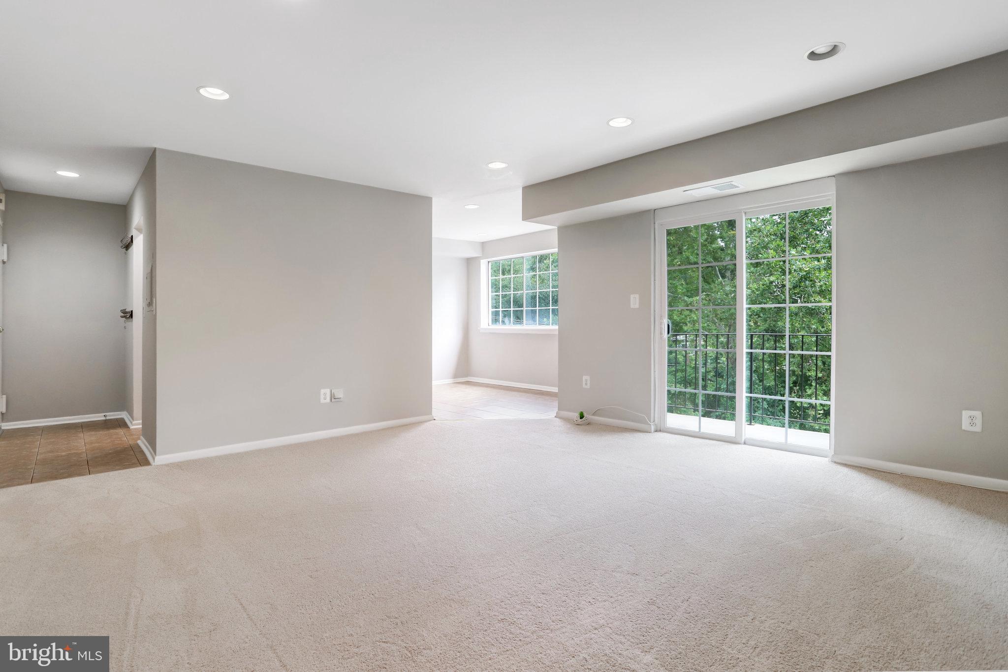 1521 Colonial Drive Unit: 203