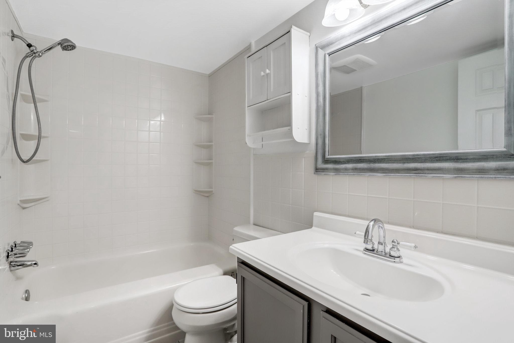 1521 Colonial Drive Unit: 203