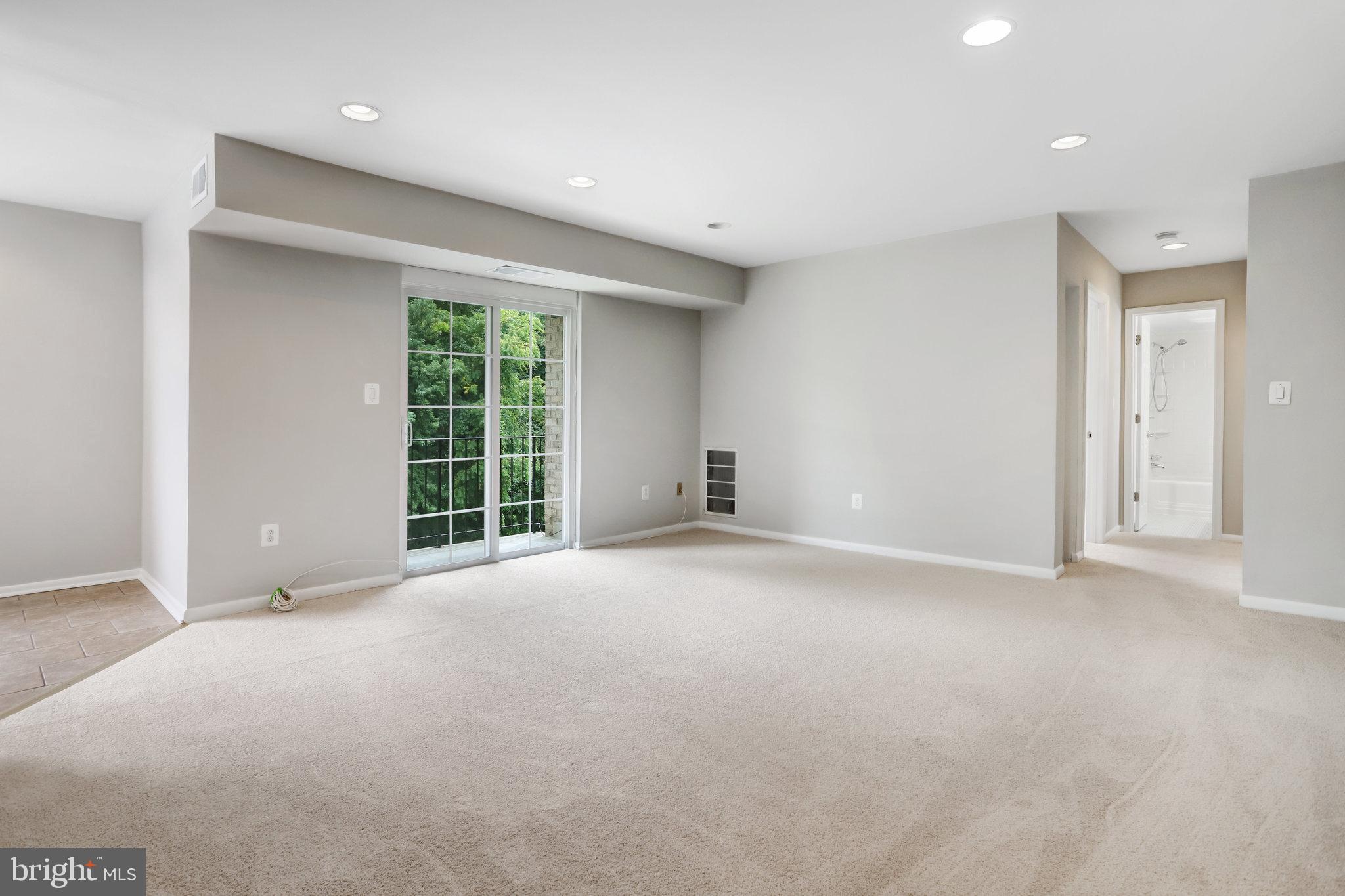 1521 Colonial Drive Unit: 203