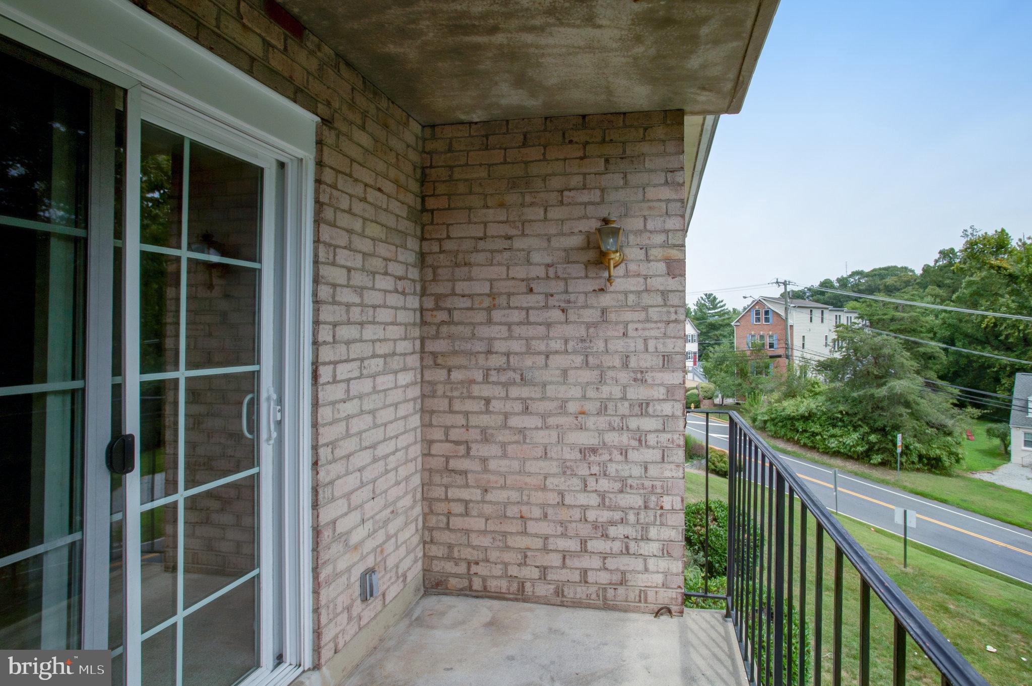 1521 Colonial Drive Unit: 203