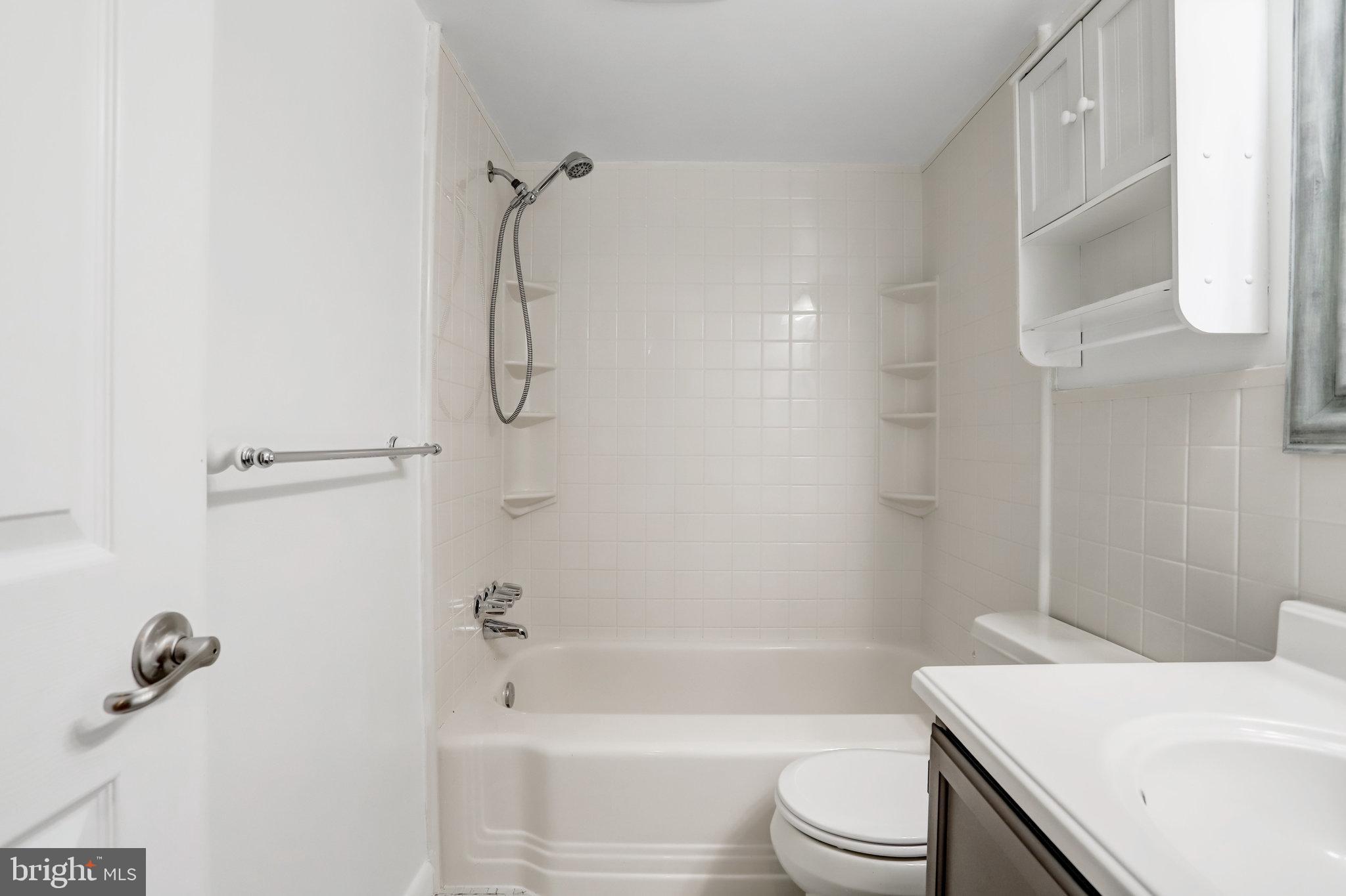 1521 Colonial Drive Unit: 203