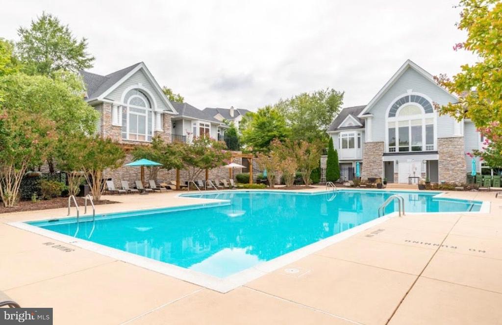 1544 Grosbeak Ct