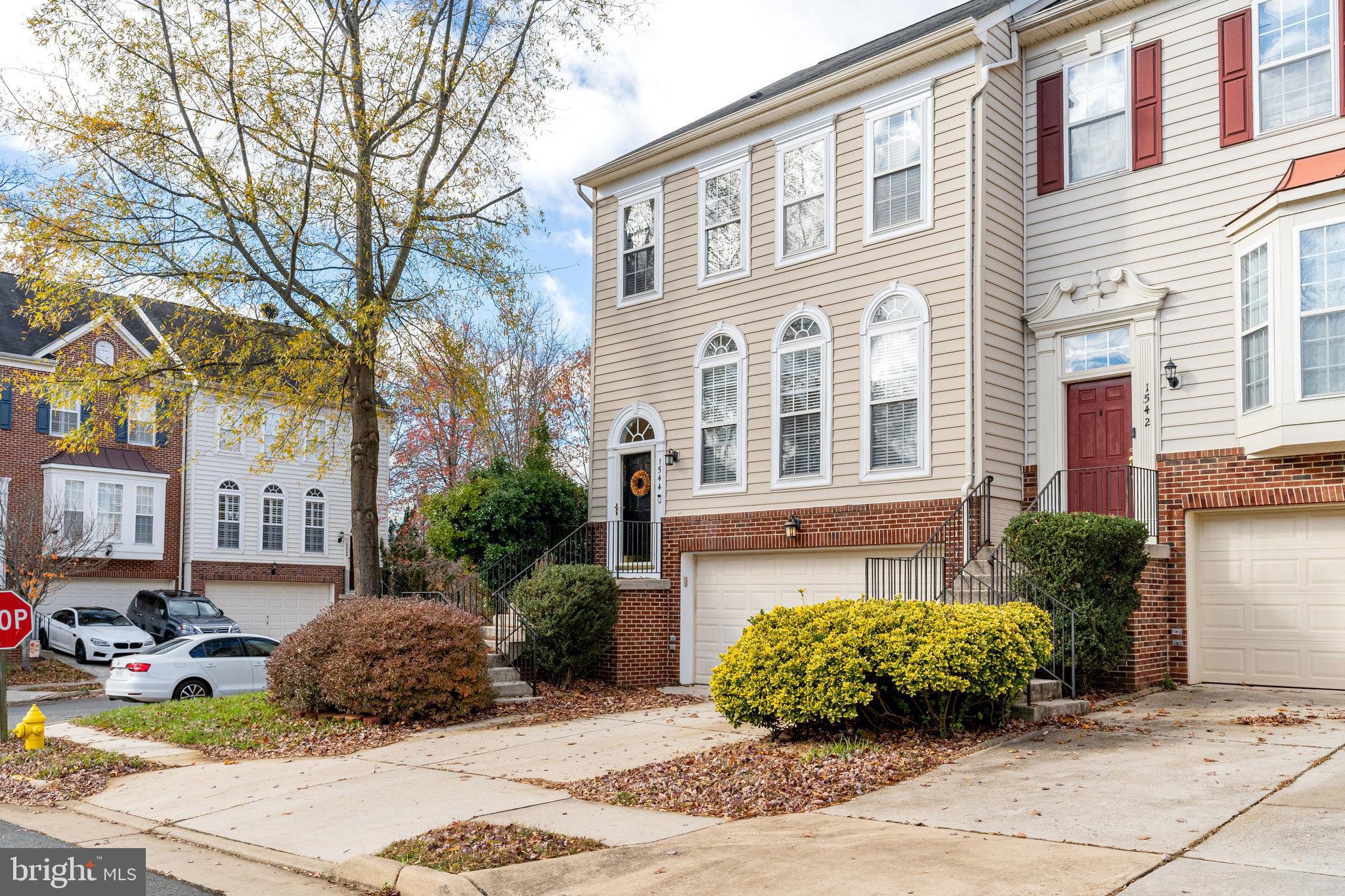 1544 Grosbeak Ct