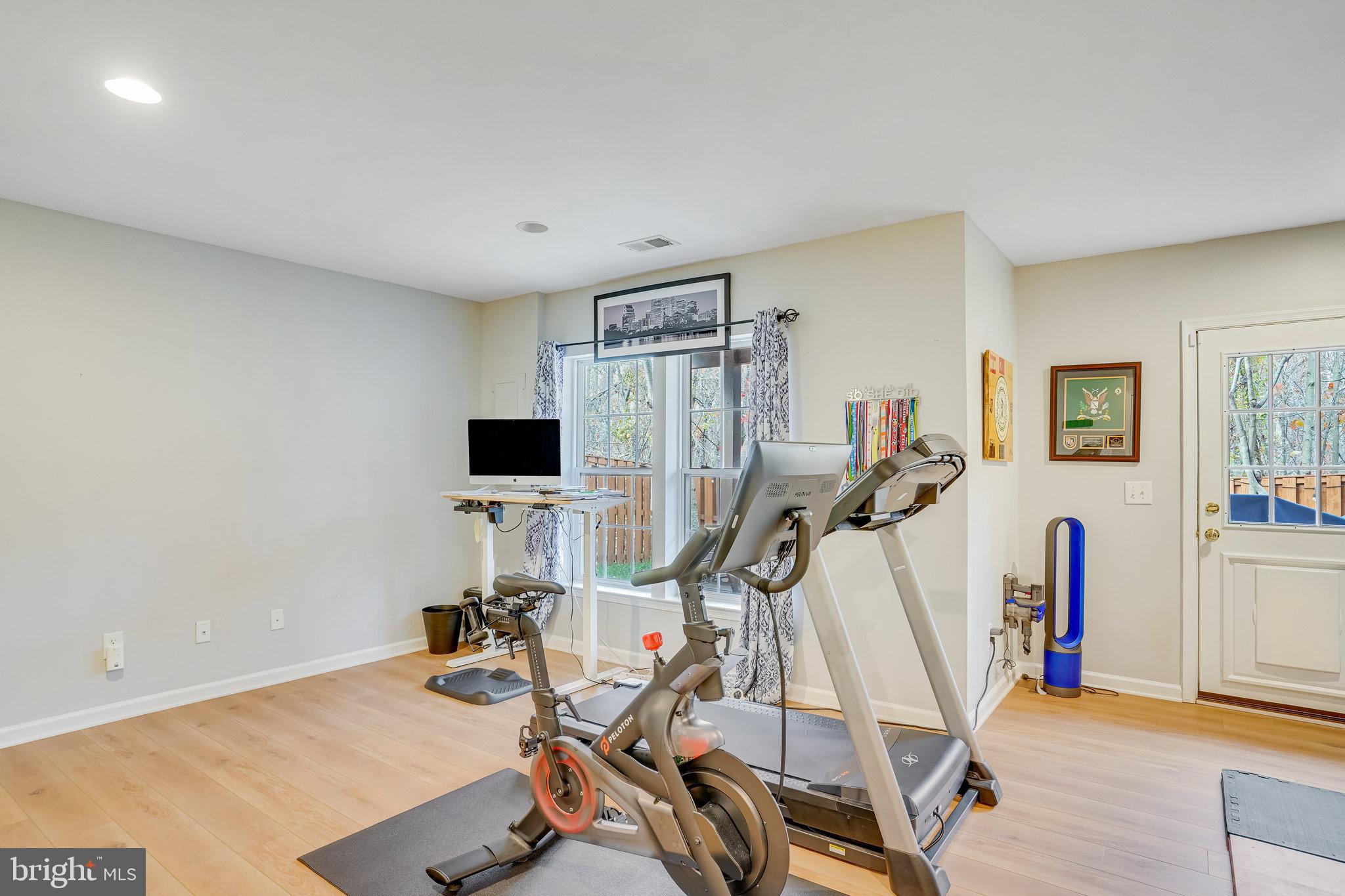1544 Grosbeak Ct