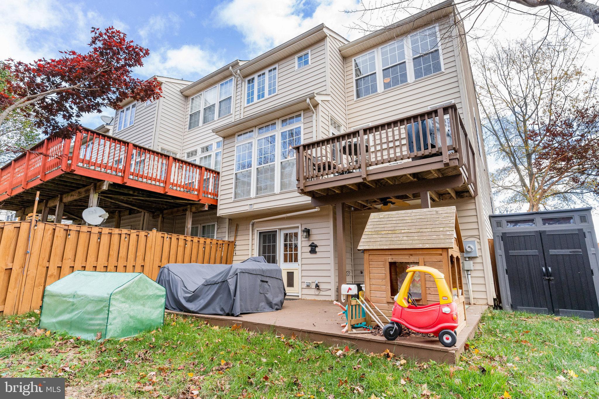 1544 Grosbeak Ct