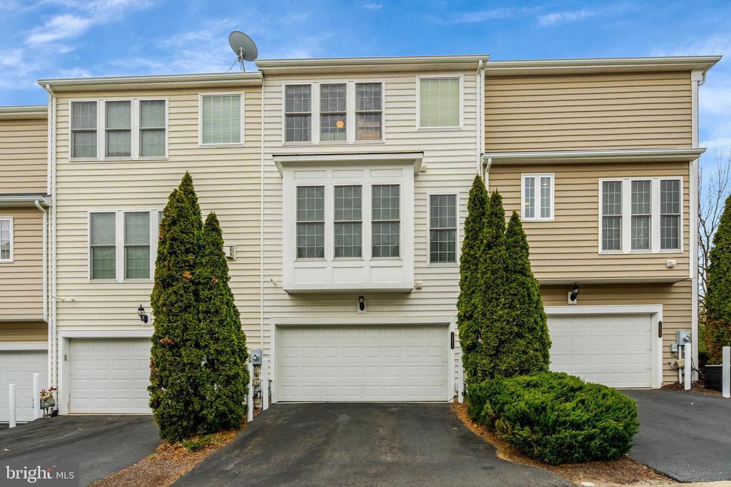 14811 Potomac Branch Dr
