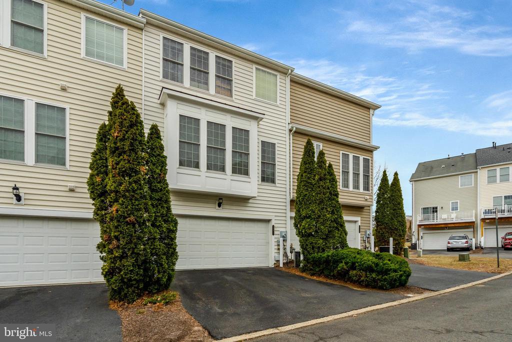 14811 Potomac Branch Dr