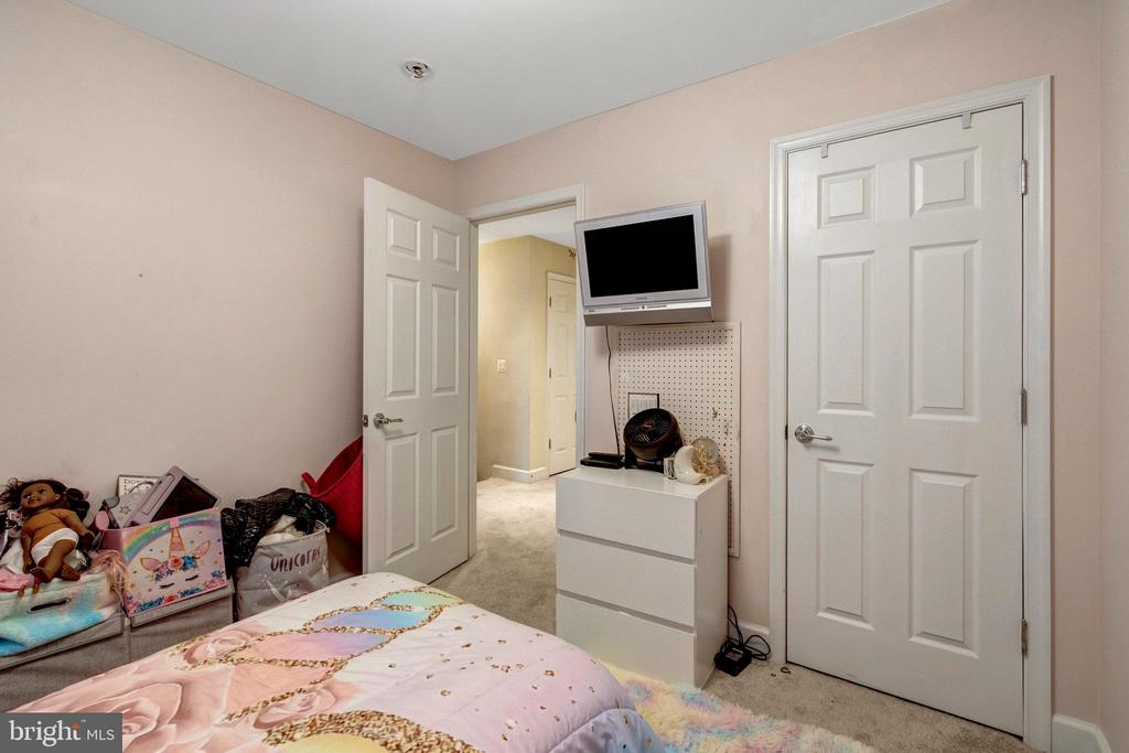 14811 Potomac Branch Dr
