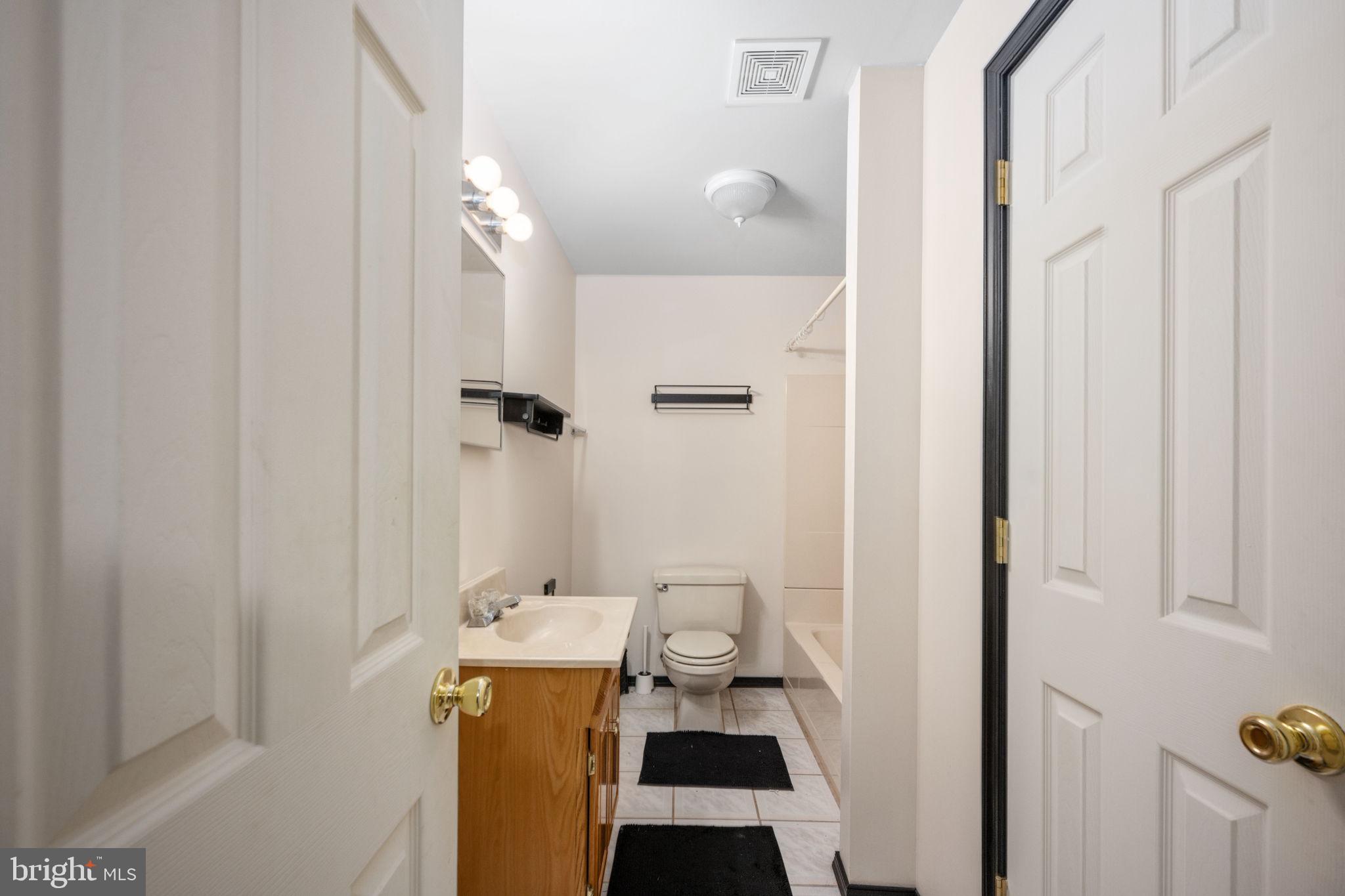 7 Lynchester Dr