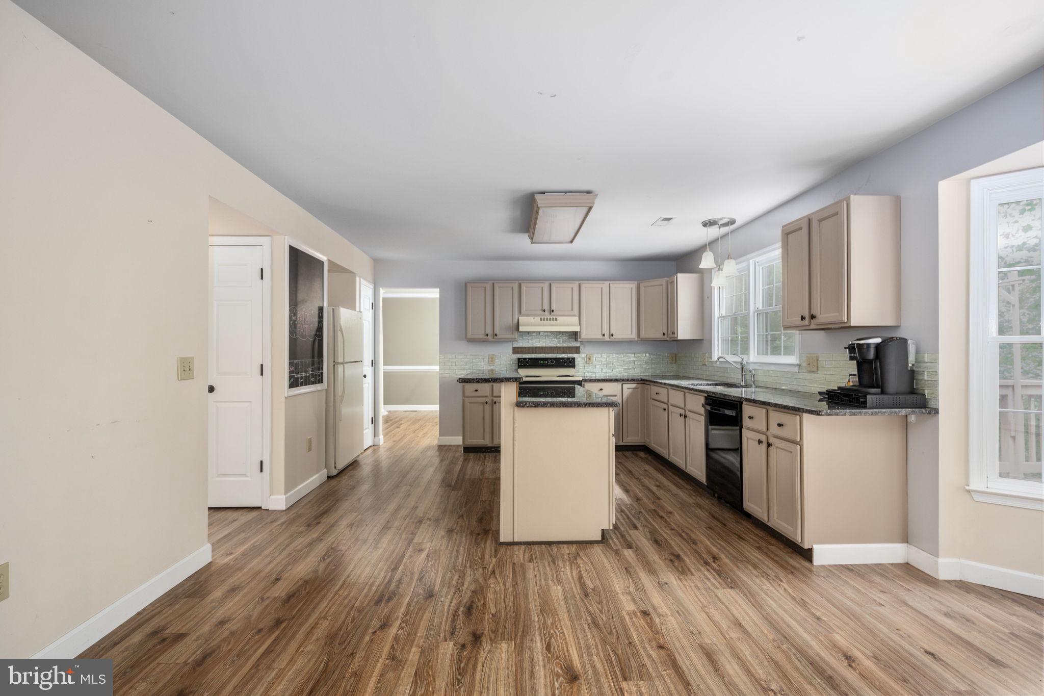 7 Lynchester Dr