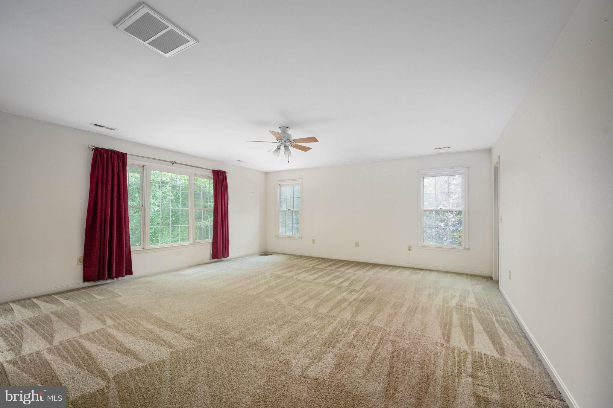 7 Lynchester Dr