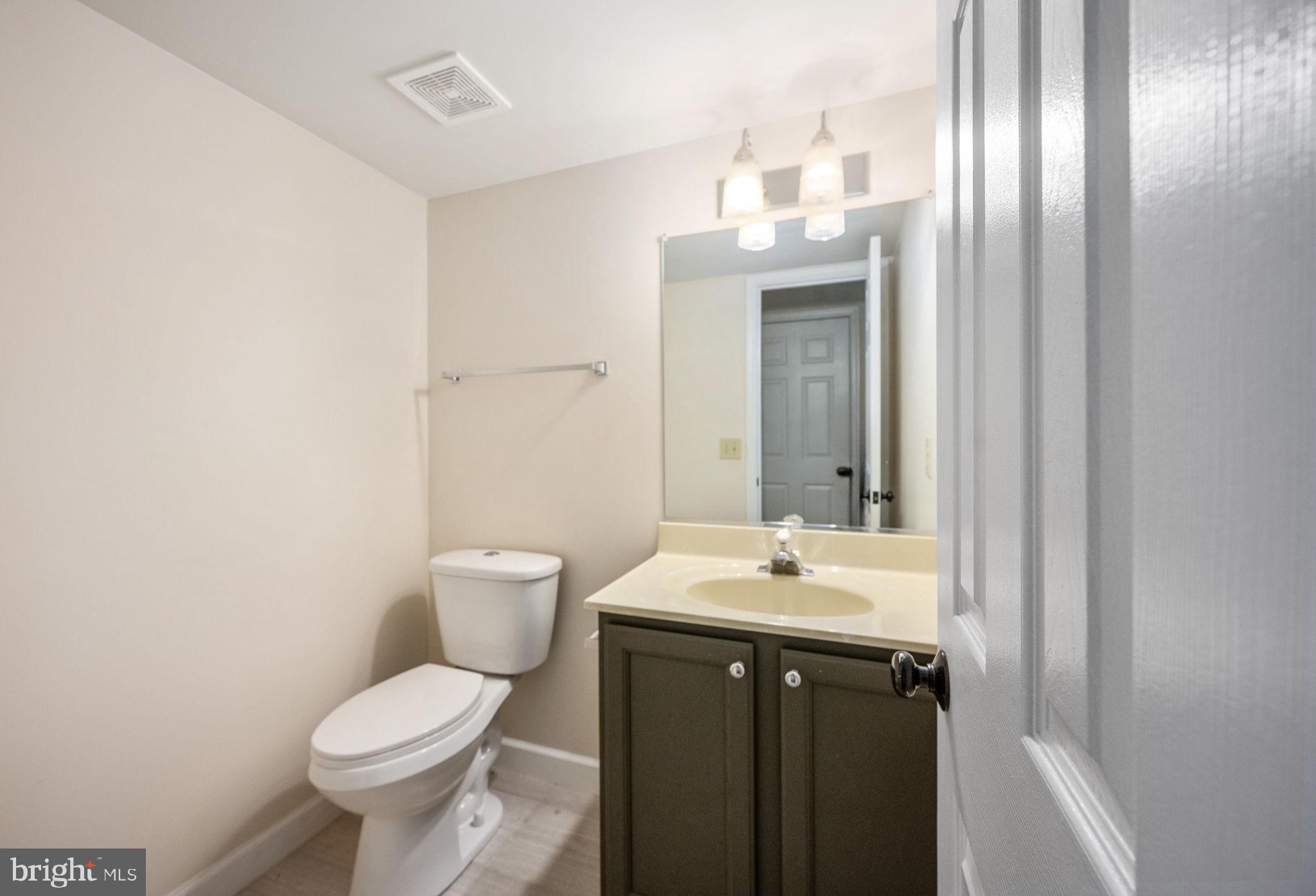 7 Lynchester Dr