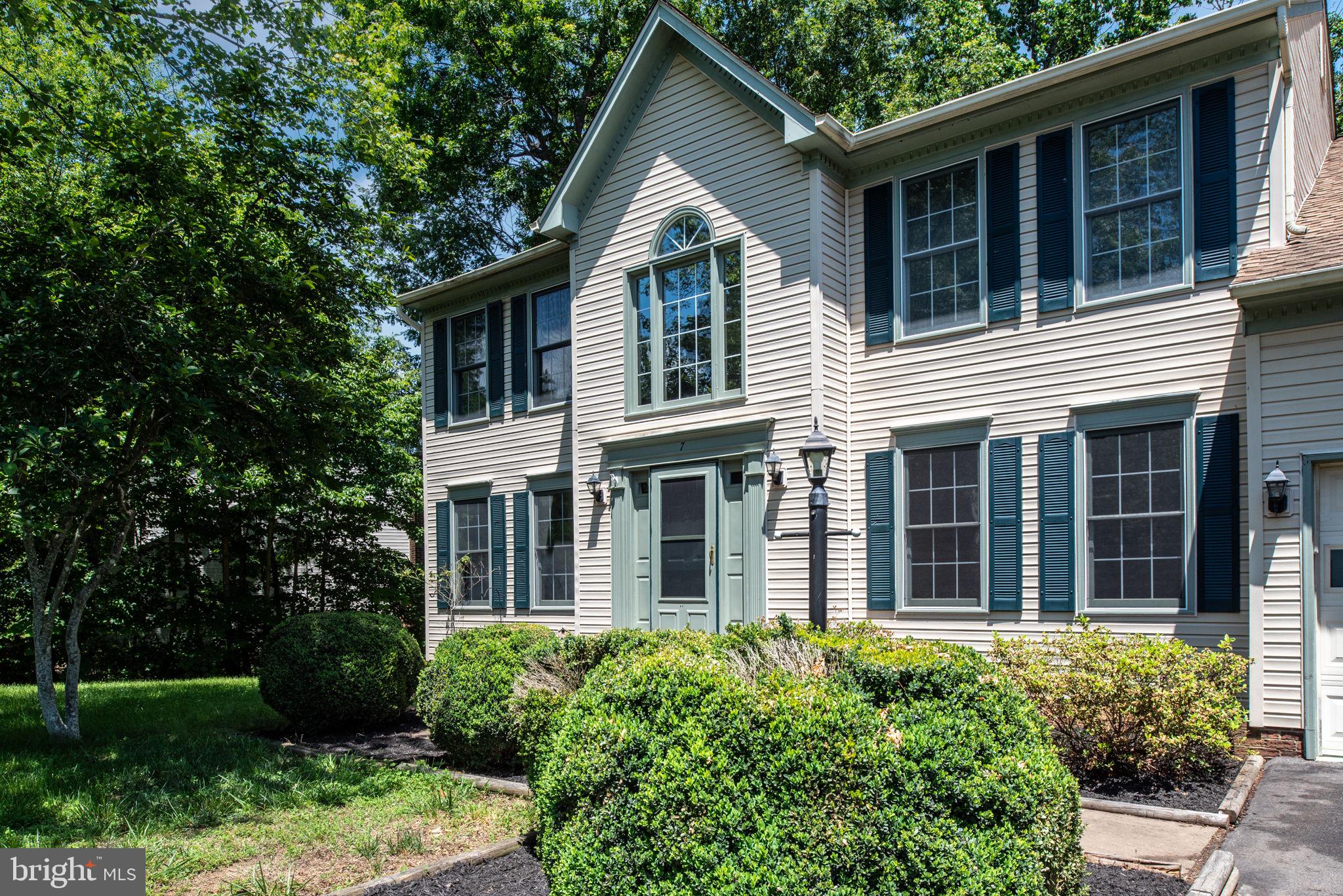 7 Lynchester Dr