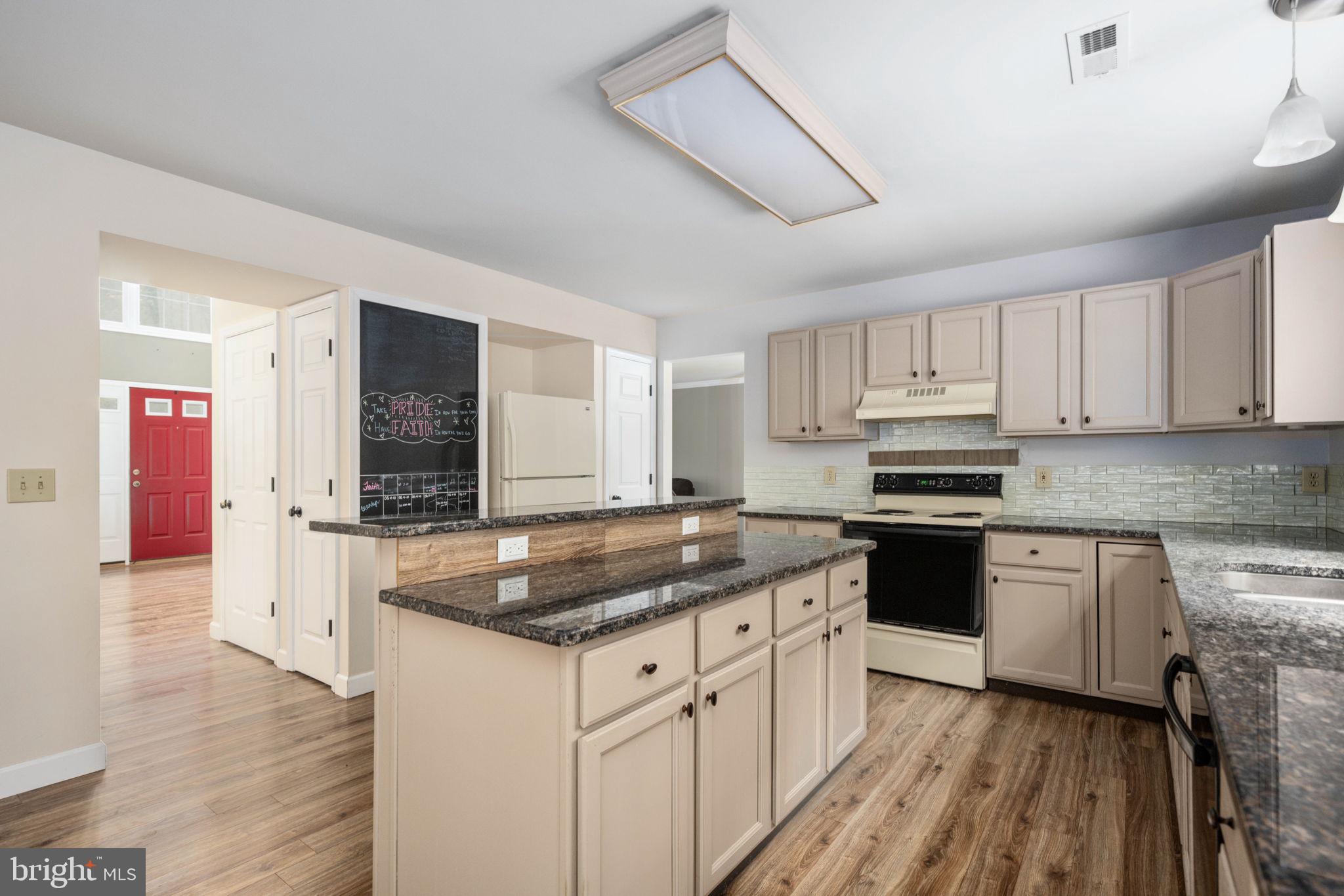 7 Lynchester Dr