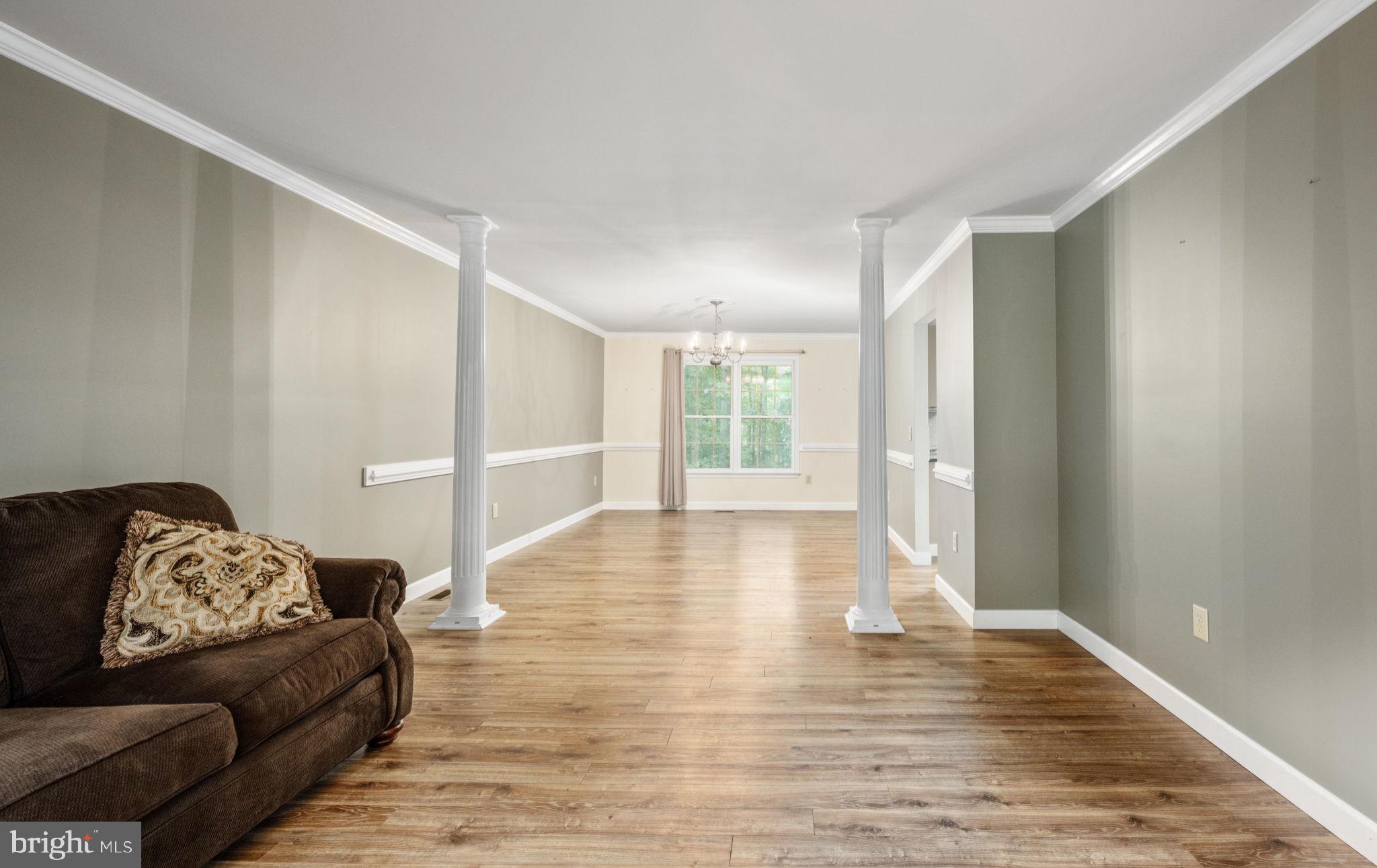 7 Lynchester Dr