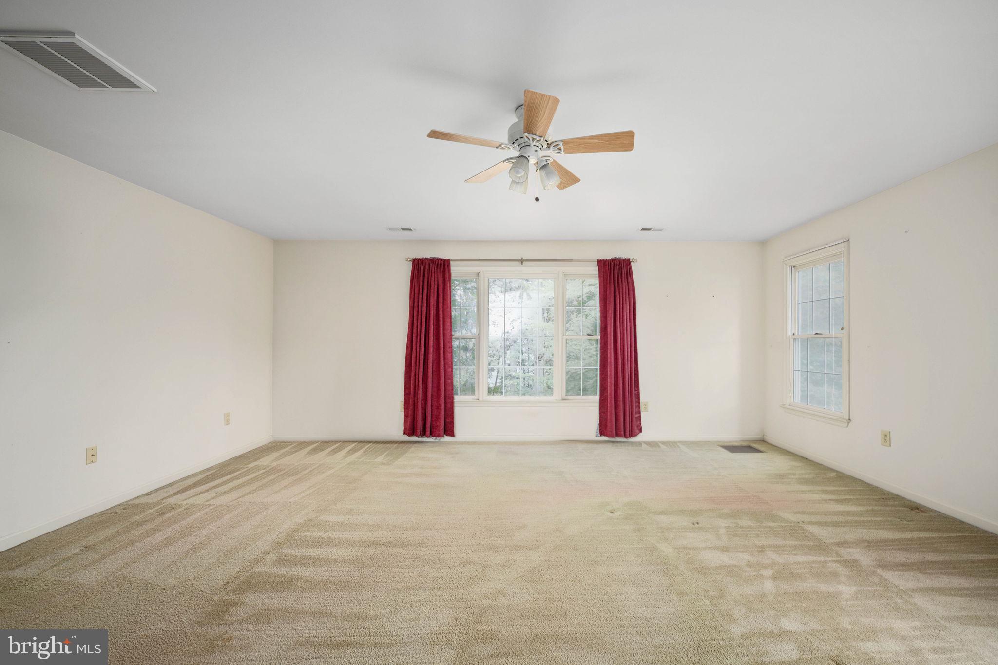 7 Lynchester Dr