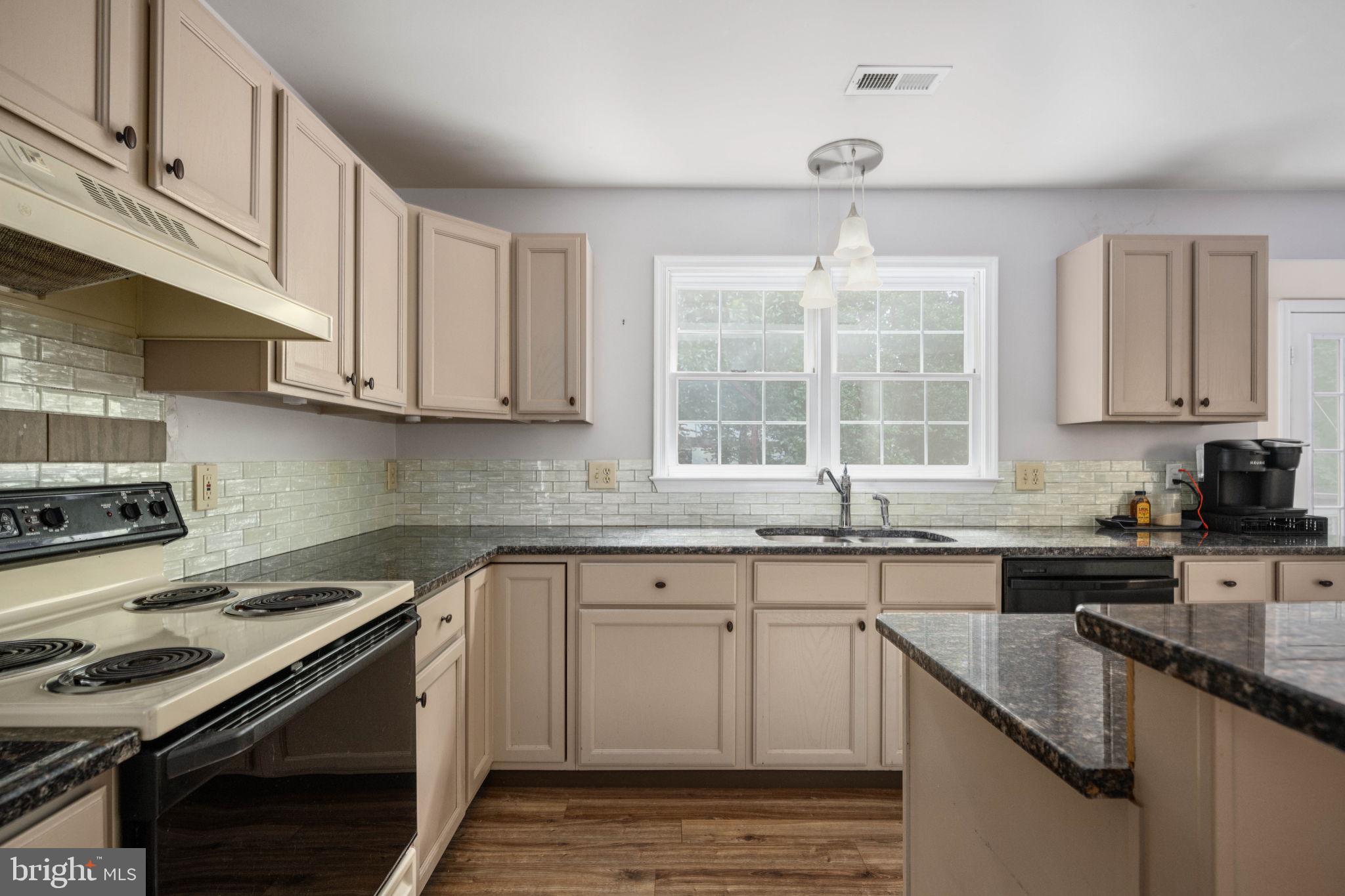 7 Lynchester Dr