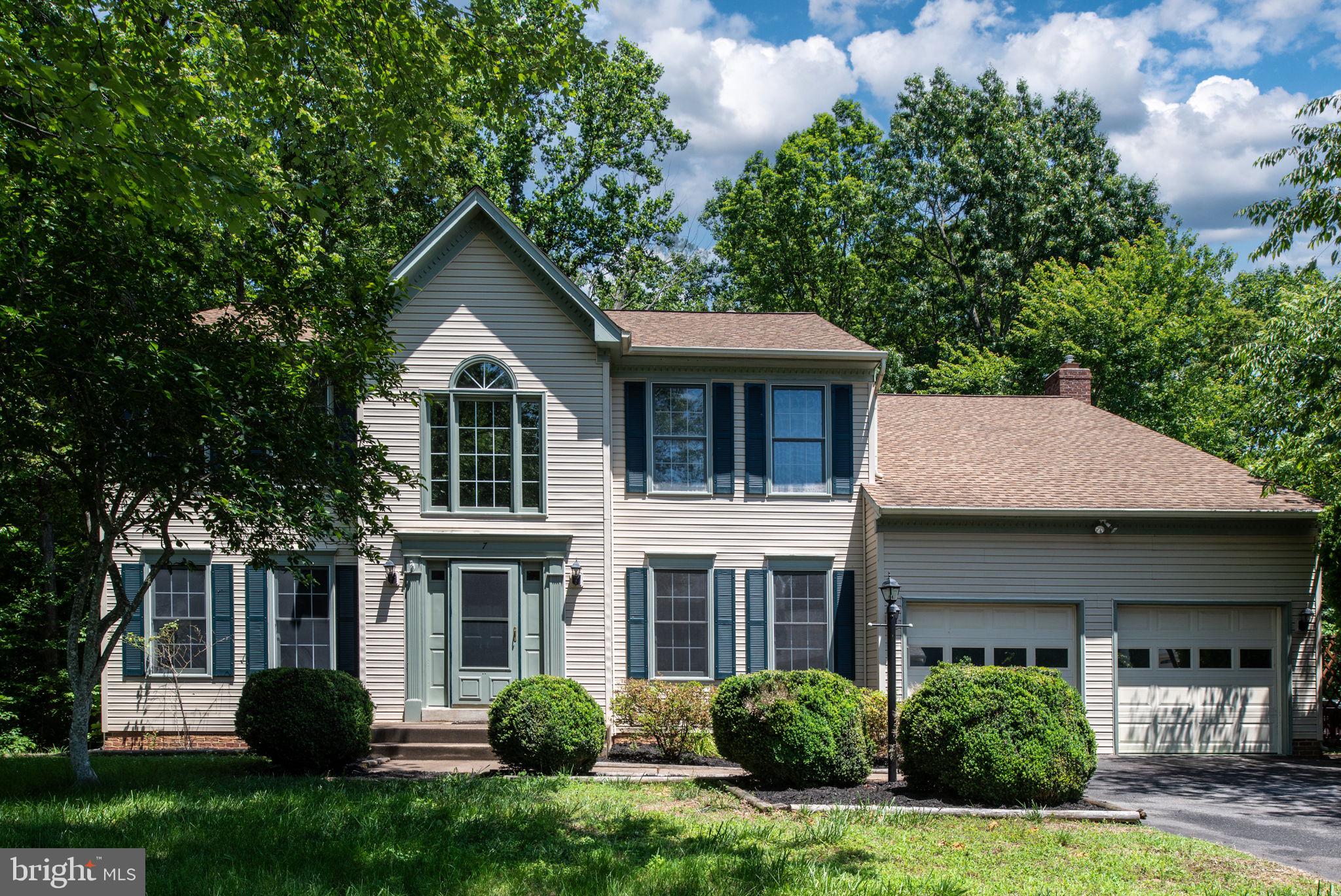 7 Lynchester Dr