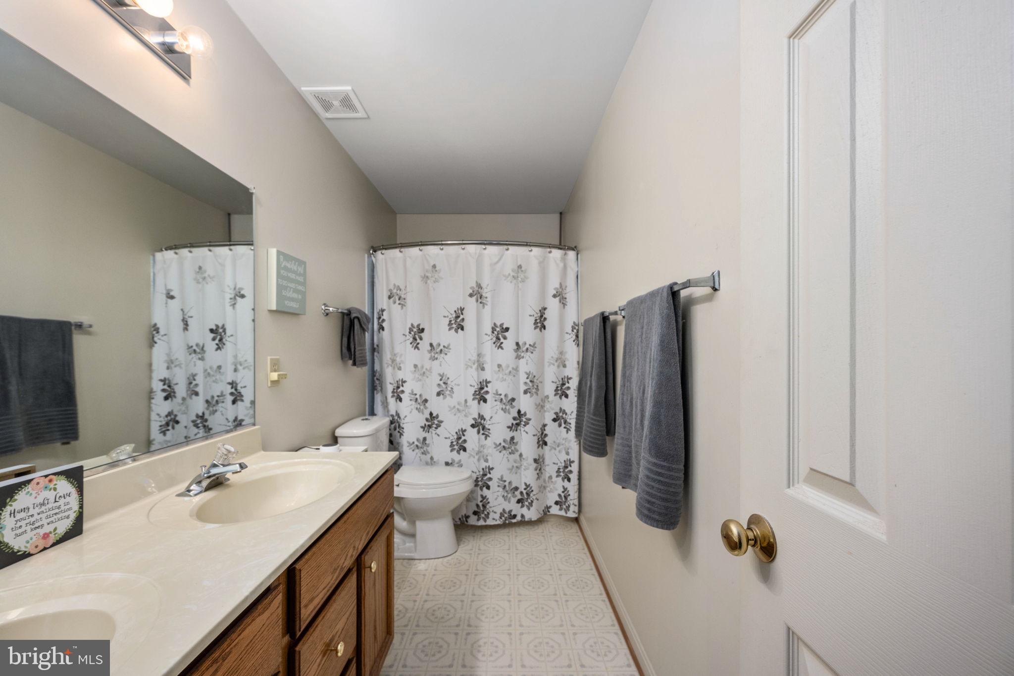 7 Lynchester Dr