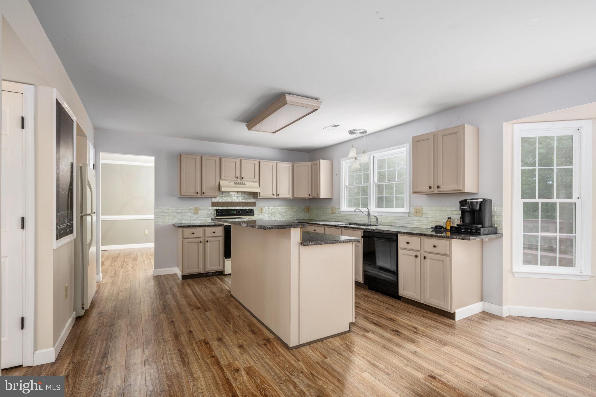 7 Lynchester Dr