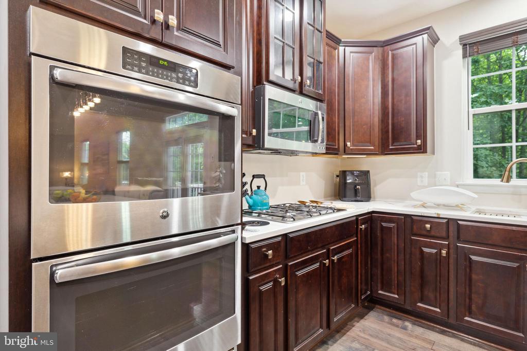 26 KETTLEBROOK CT