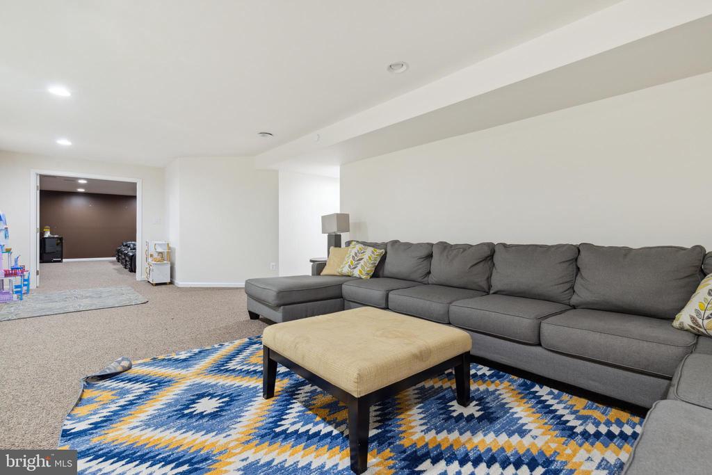 26 KETTLEBROOK CT