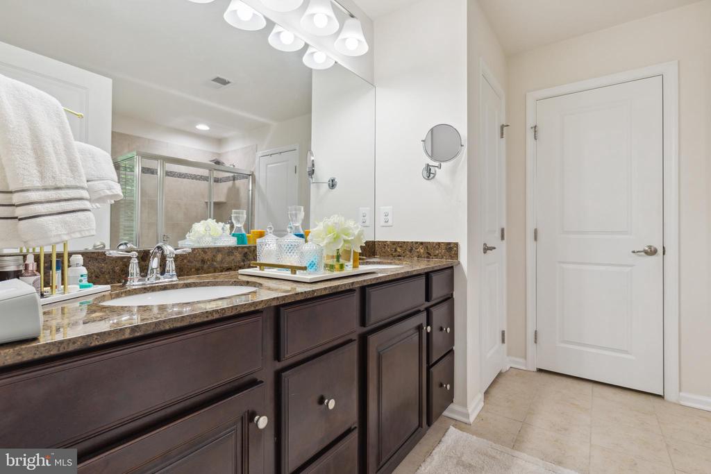 26 KETTLEBROOK CT