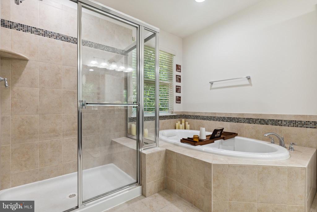 26 KETTLEBROOK CT