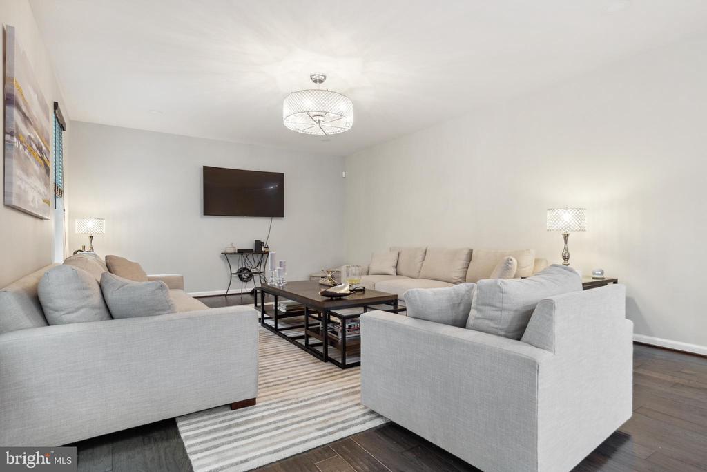 26 KETTLEBROOK CT