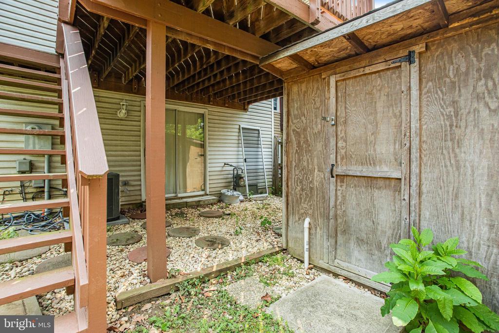 111 ASTON CT