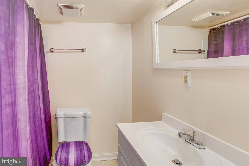 111 ASTON CT