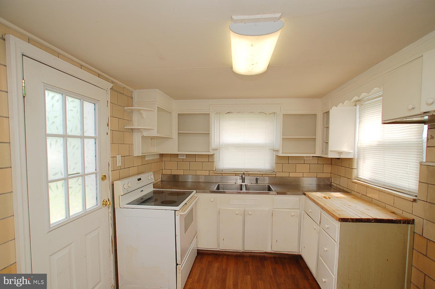 604 S LINCOLN STREET