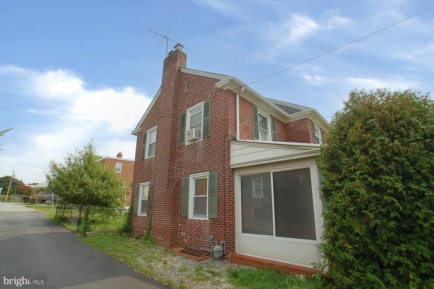 604 S LINCOLN STREET