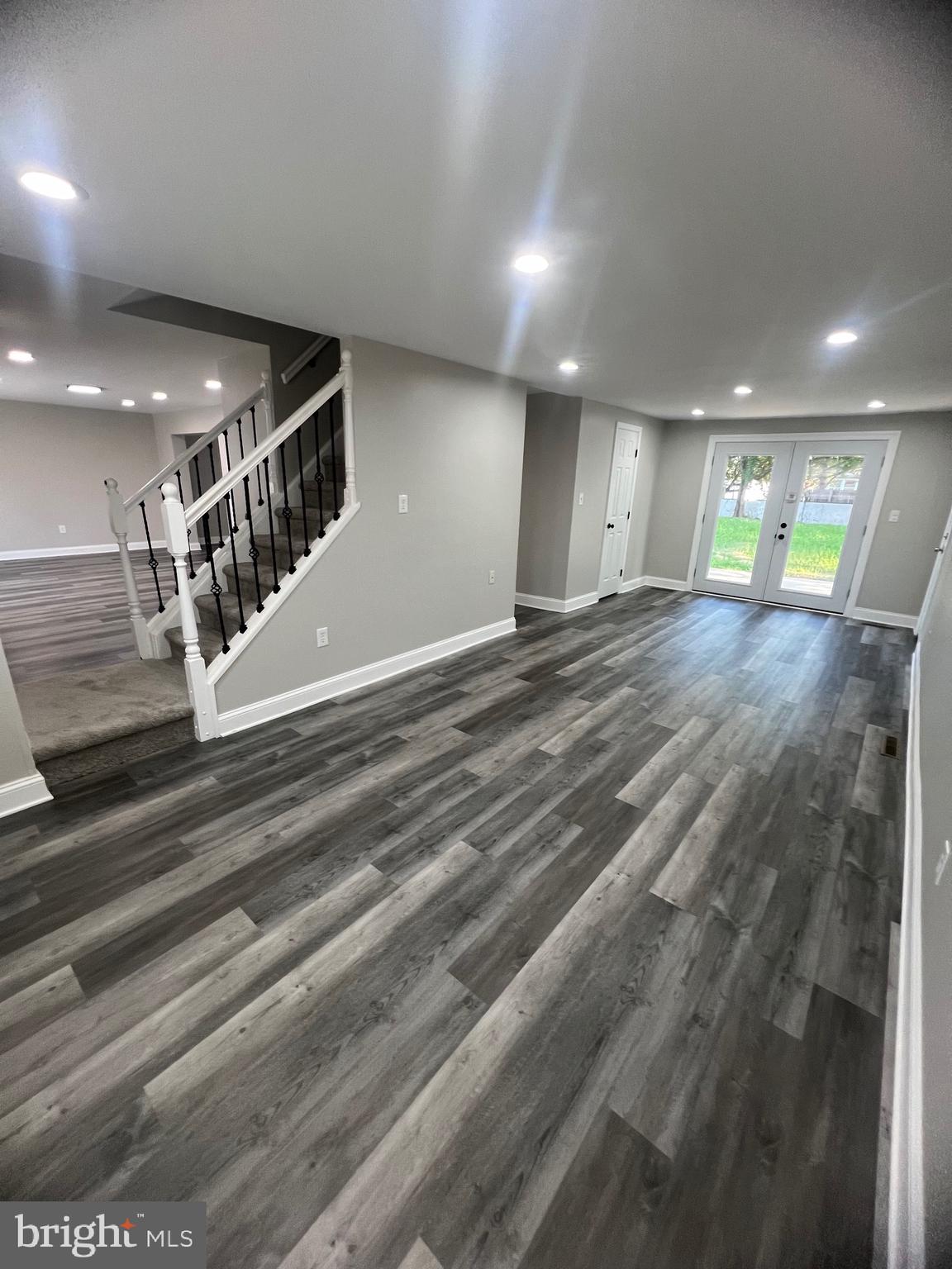 33 MONTPELIER BOULEVARD